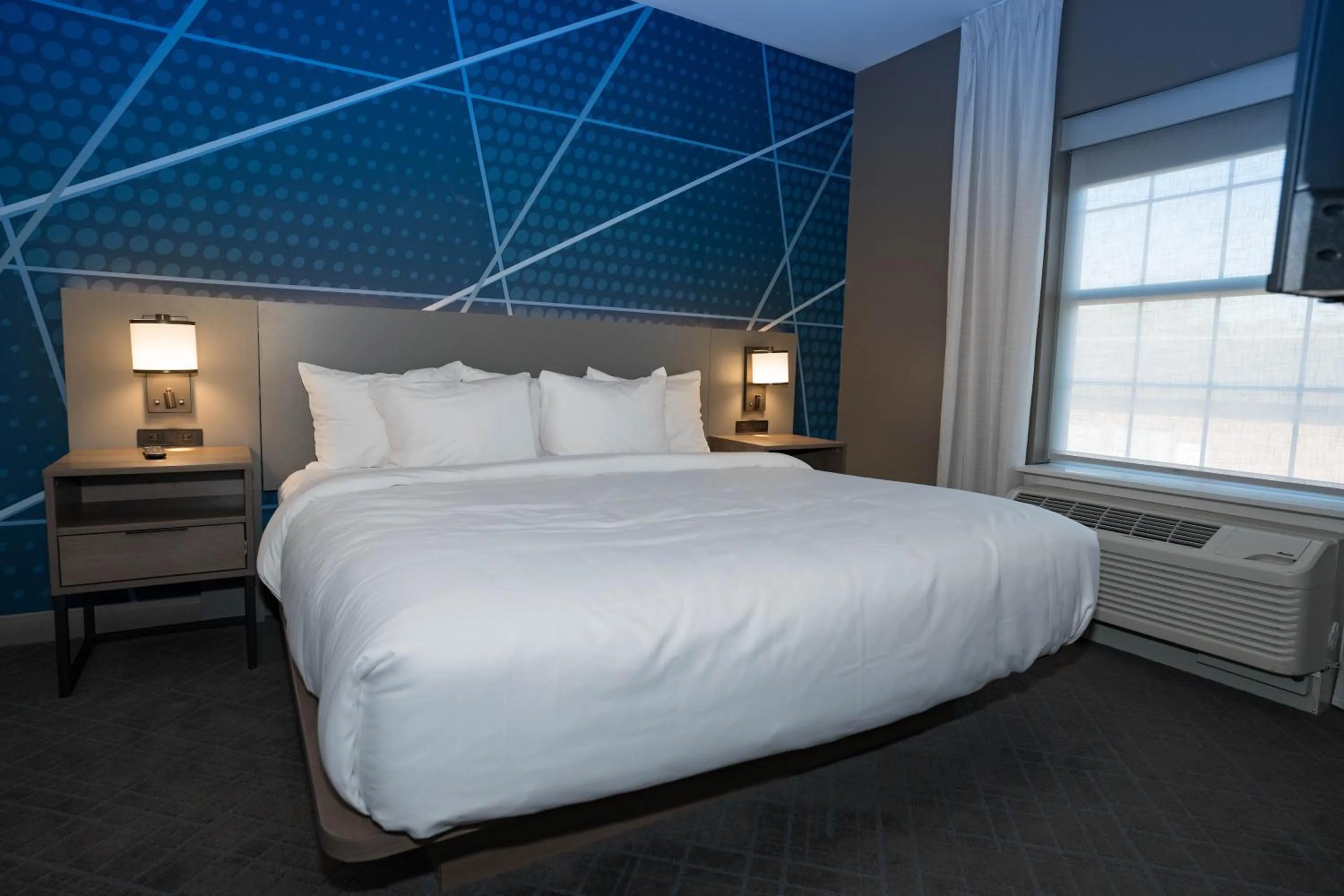 Bed in Comfort Inn & Suites River City Decatur