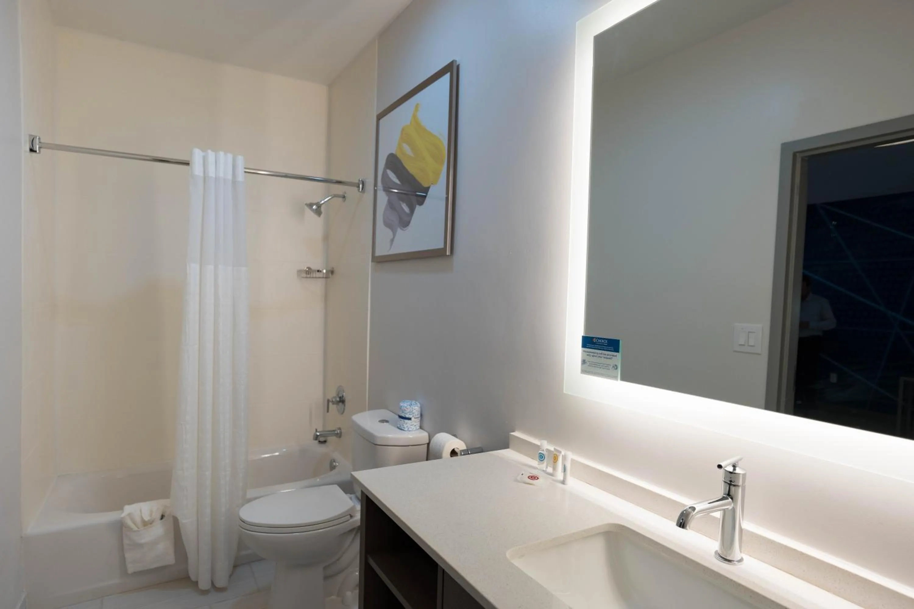 Shower in Comfort Inn & Suites River City Decatur