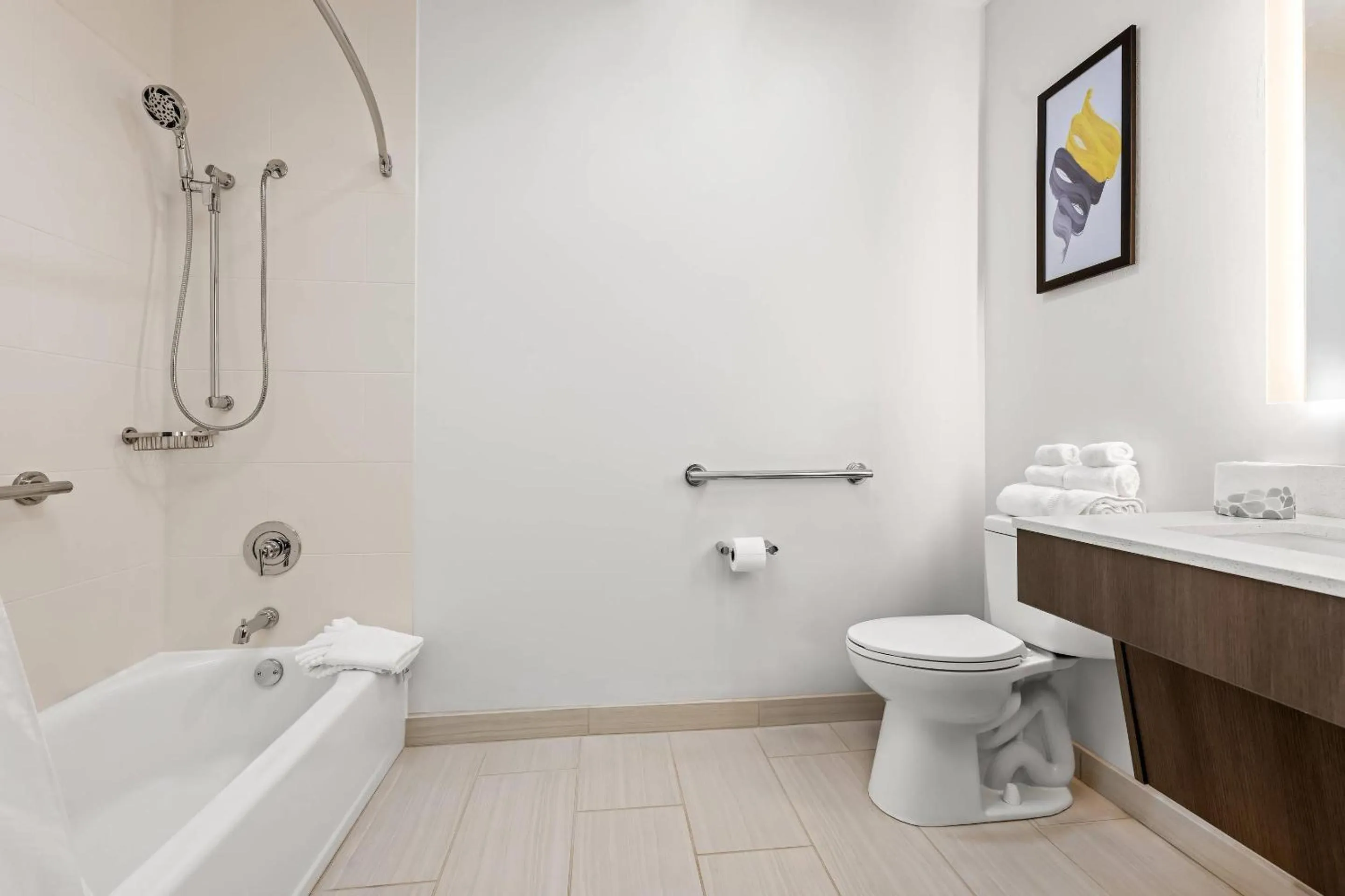 Bedroom in Comfort Inn & Suites River City Decatur