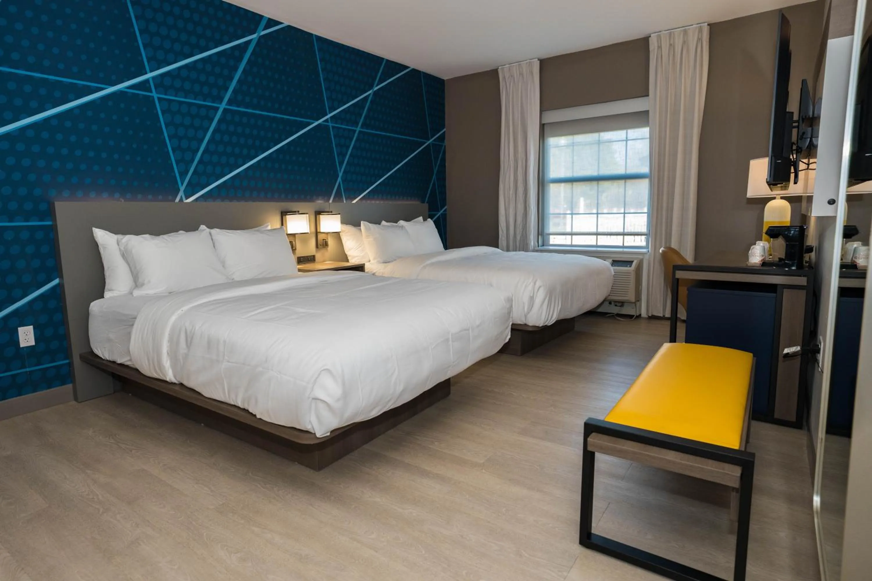 Photo of the whole room, Bed in Comfort Inn & Suites River City Decatur