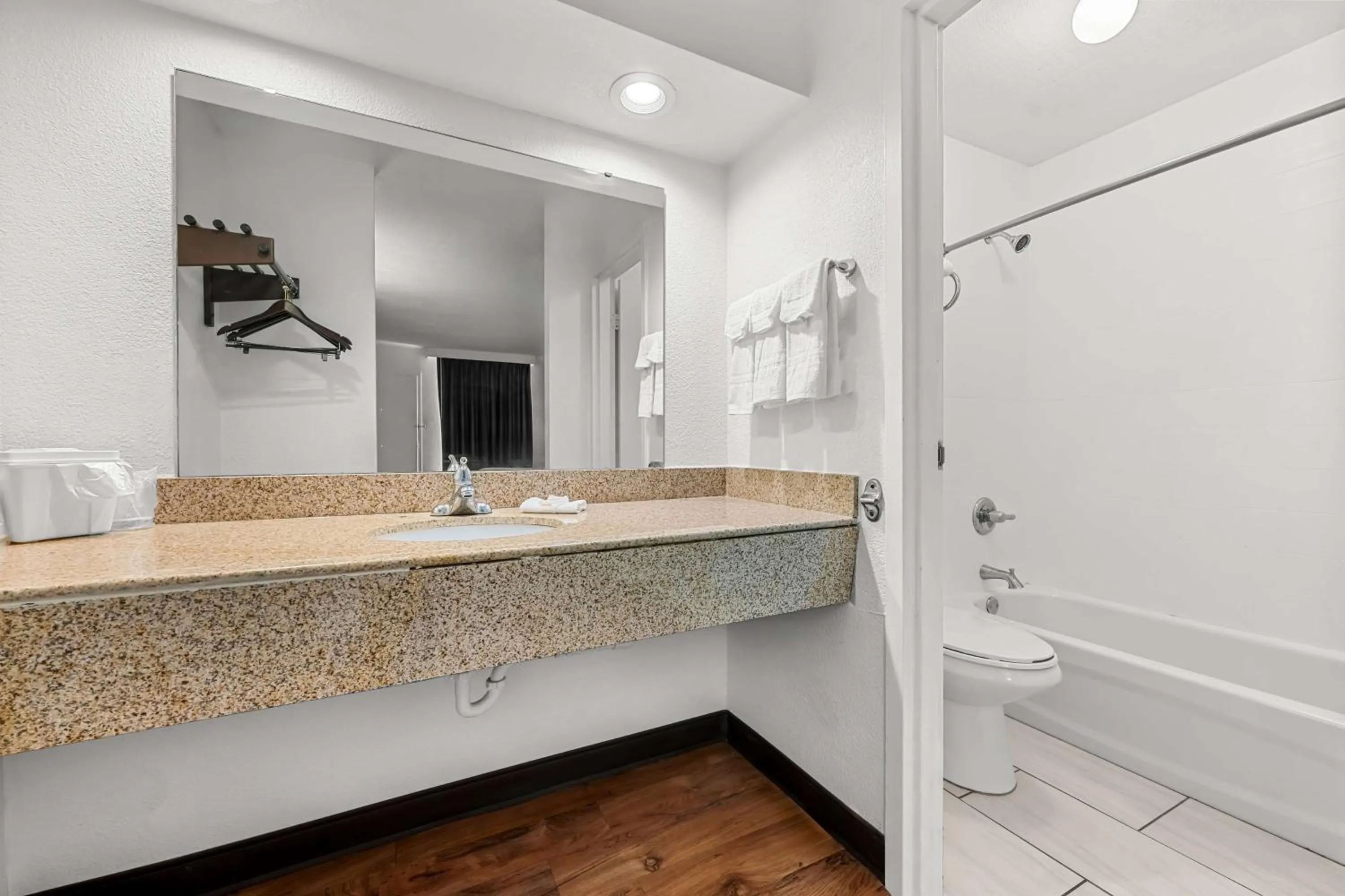 Bathroom in Motel 6-Hamilton, AL