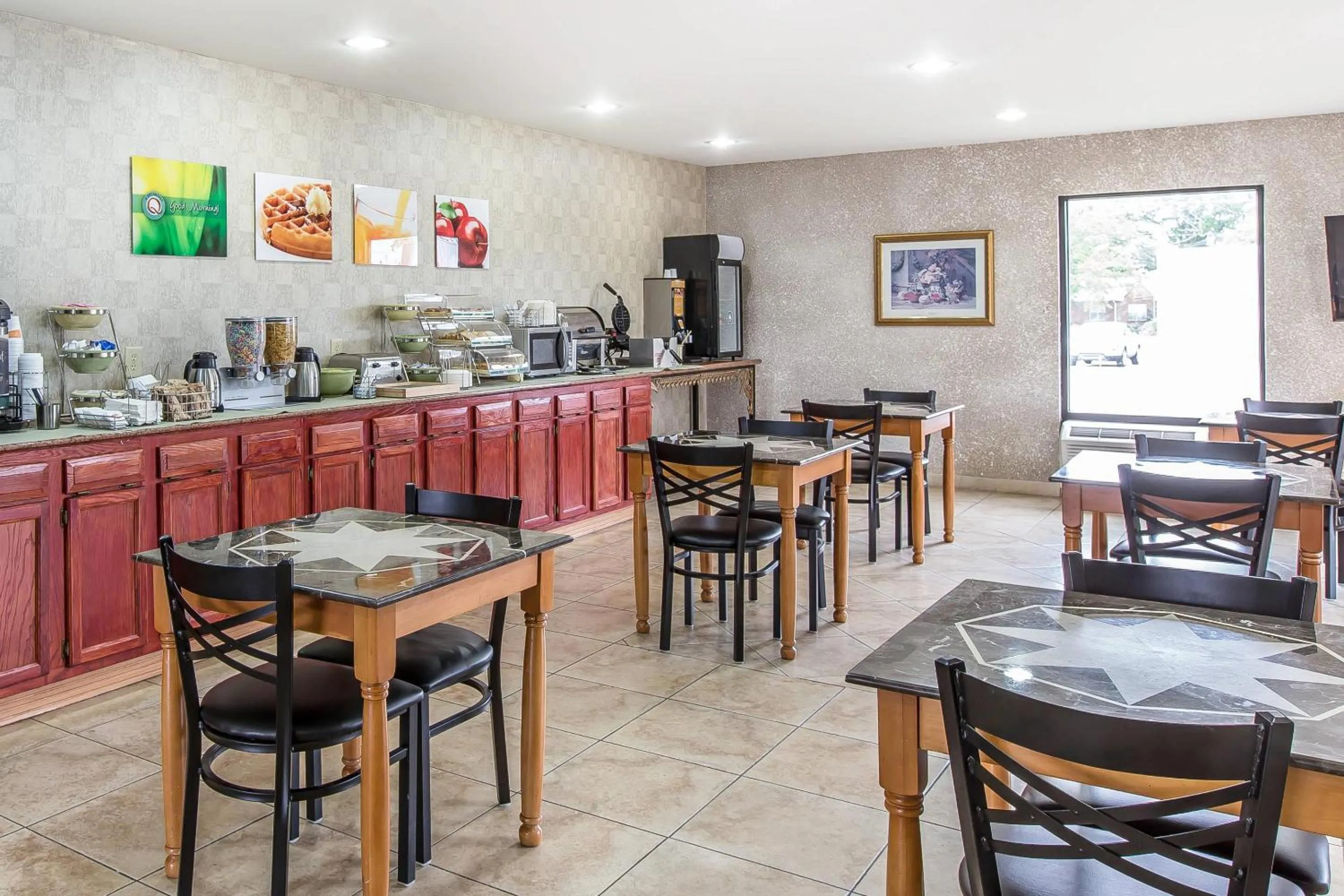 Breakfast in Quality Inn Hanceville US Hwy 31