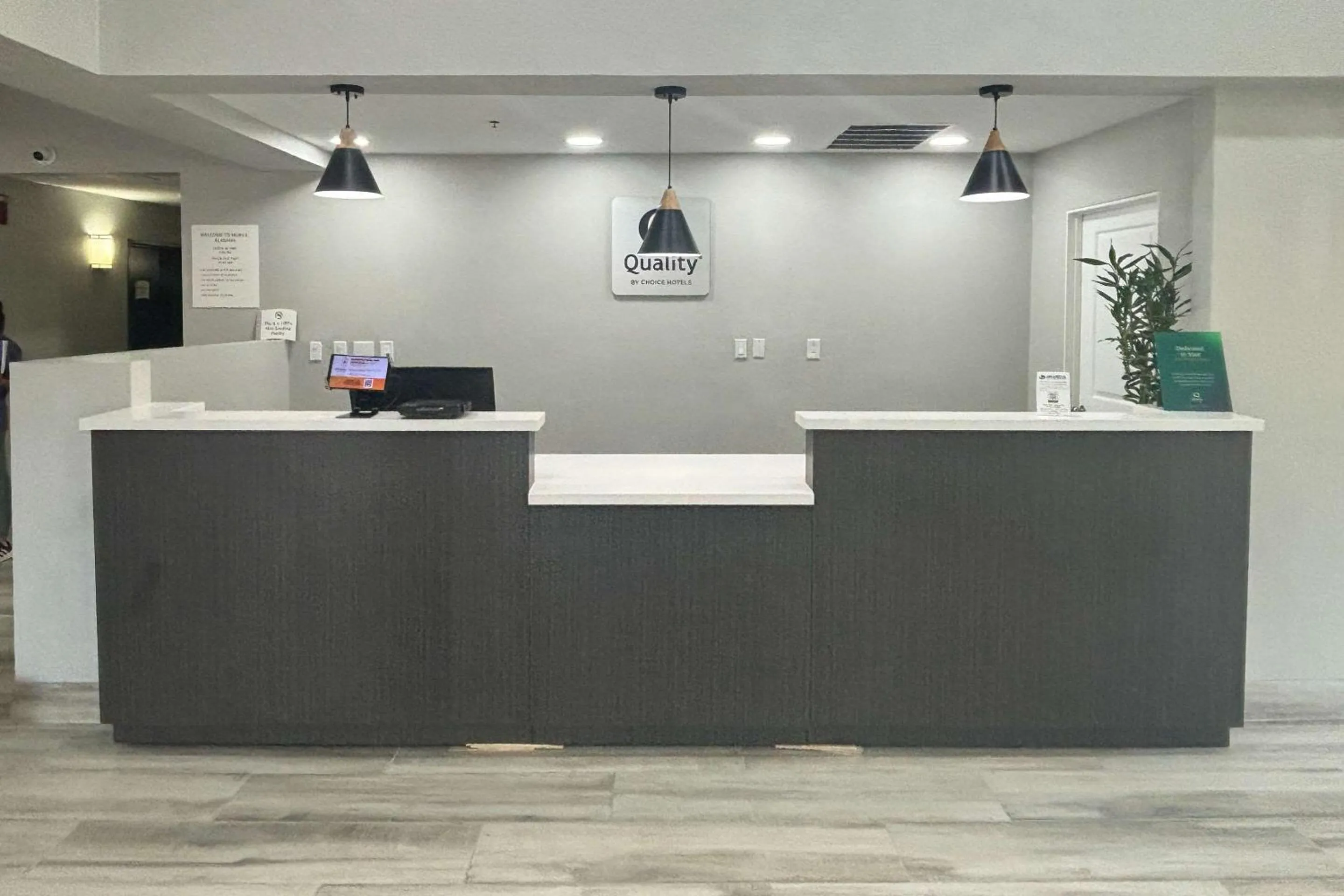 Lobby or reception in Quality Inn & Suites at Airport Blvd I-65
