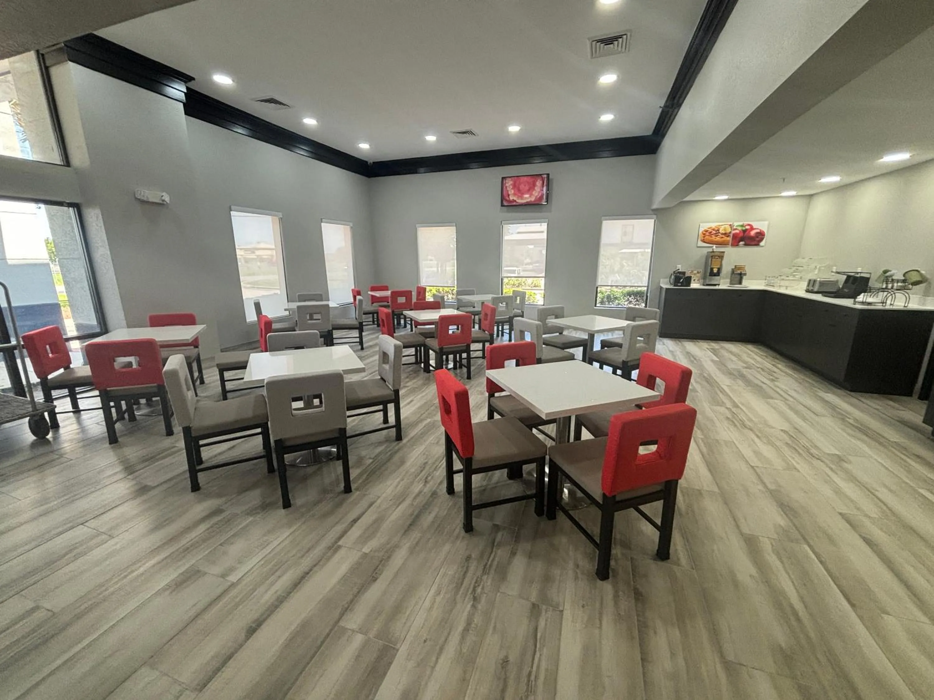 Breakfast in Quality Inn & Suites at Airport Blvd I-65