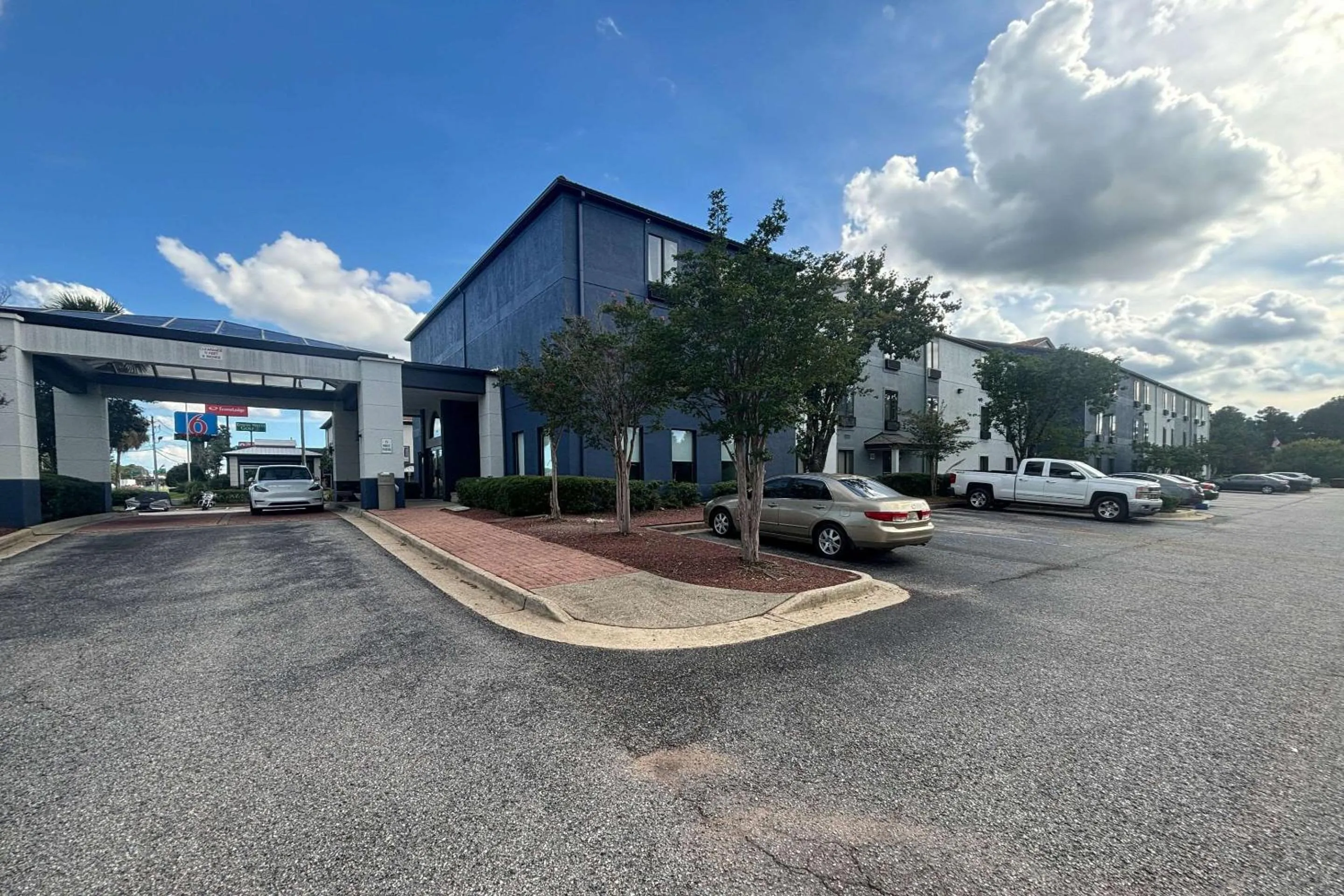 Property building in Quality Inn & Suites at Airport Blvd I-65