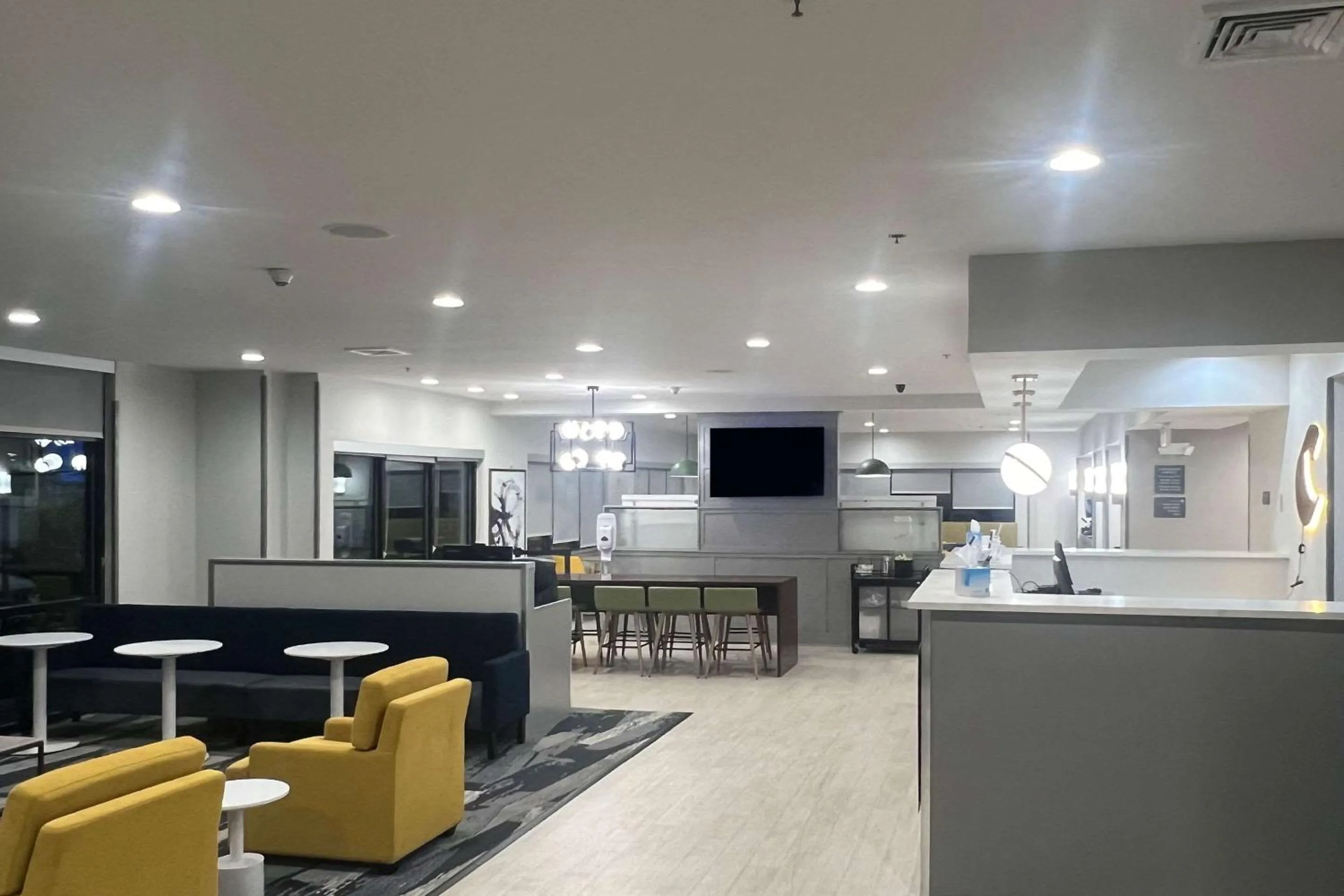 Lobby or reception in Comfort Suites Mobile-South Alabama University Area