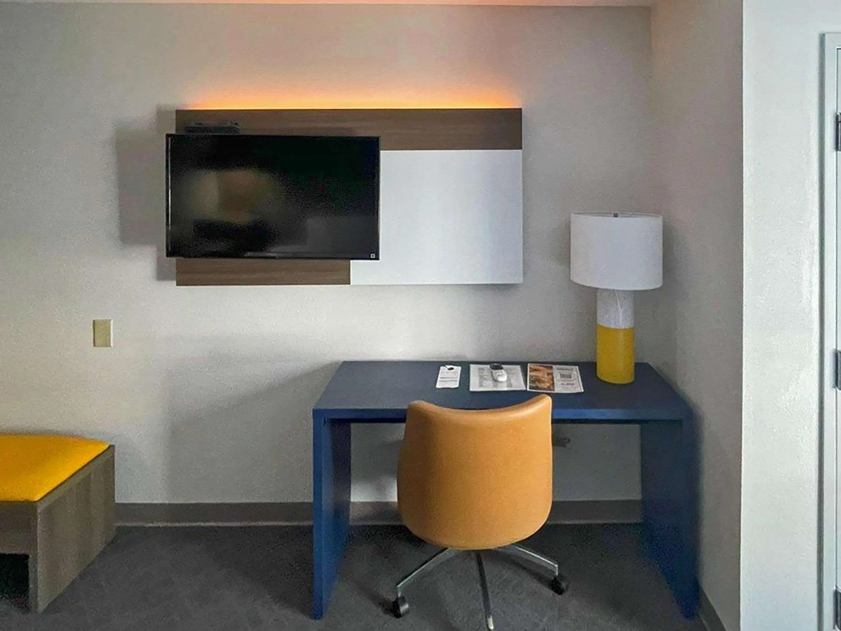 Bedroom in Comfort Suites Mobile-South Alabama University Area