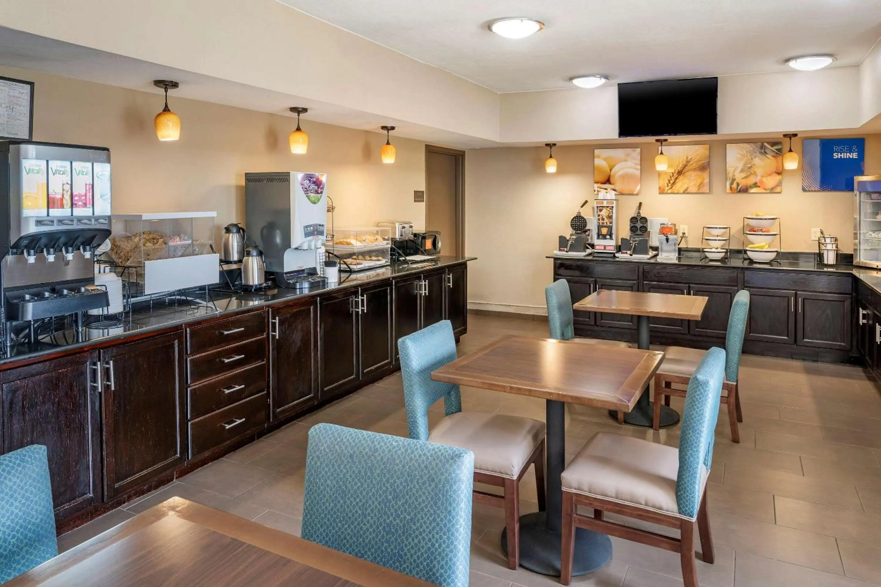 Restaurant/places to eat in Comfort Inn & Suites