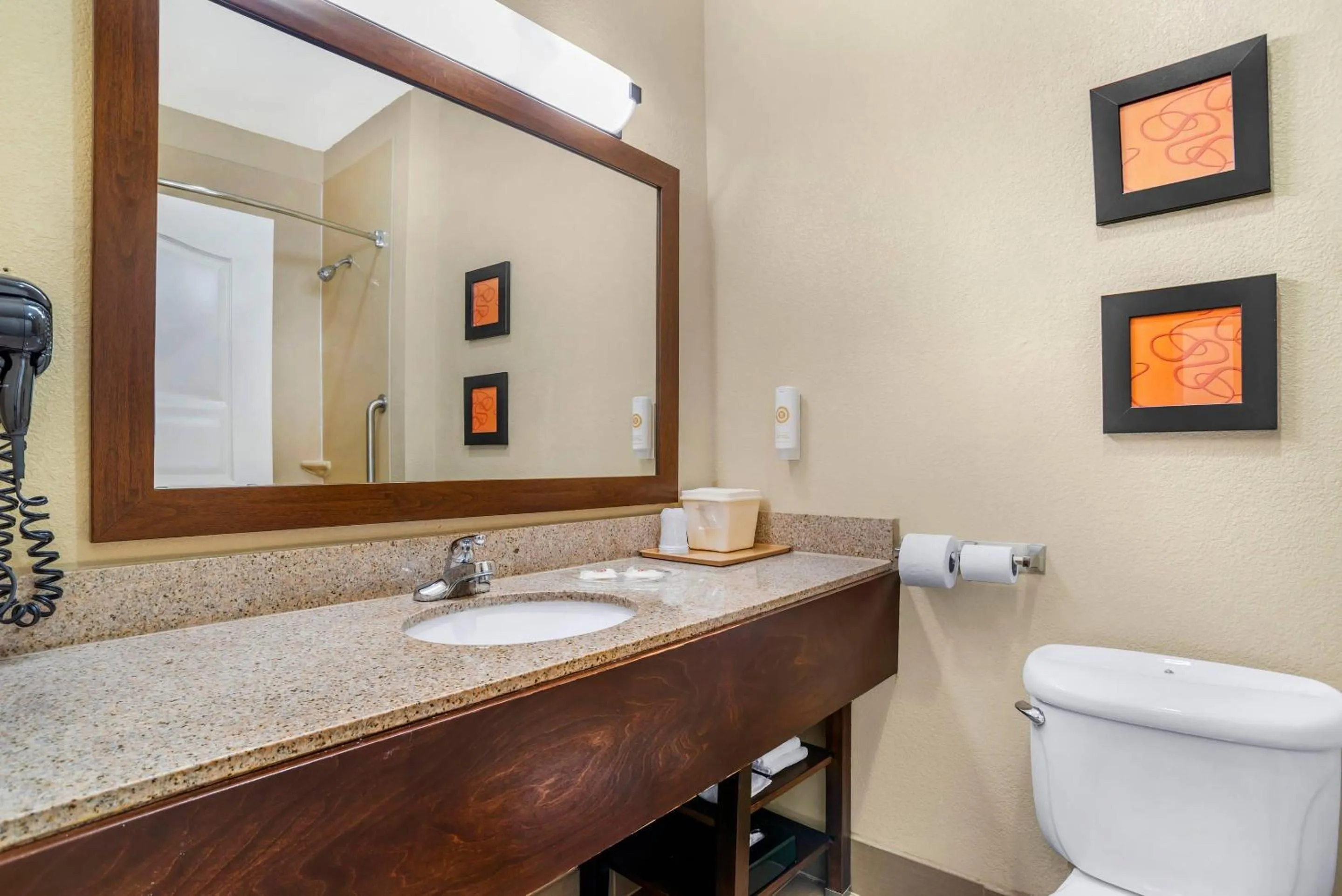 Bedroom in Comfort Suites Montgomery East Monticello Dr