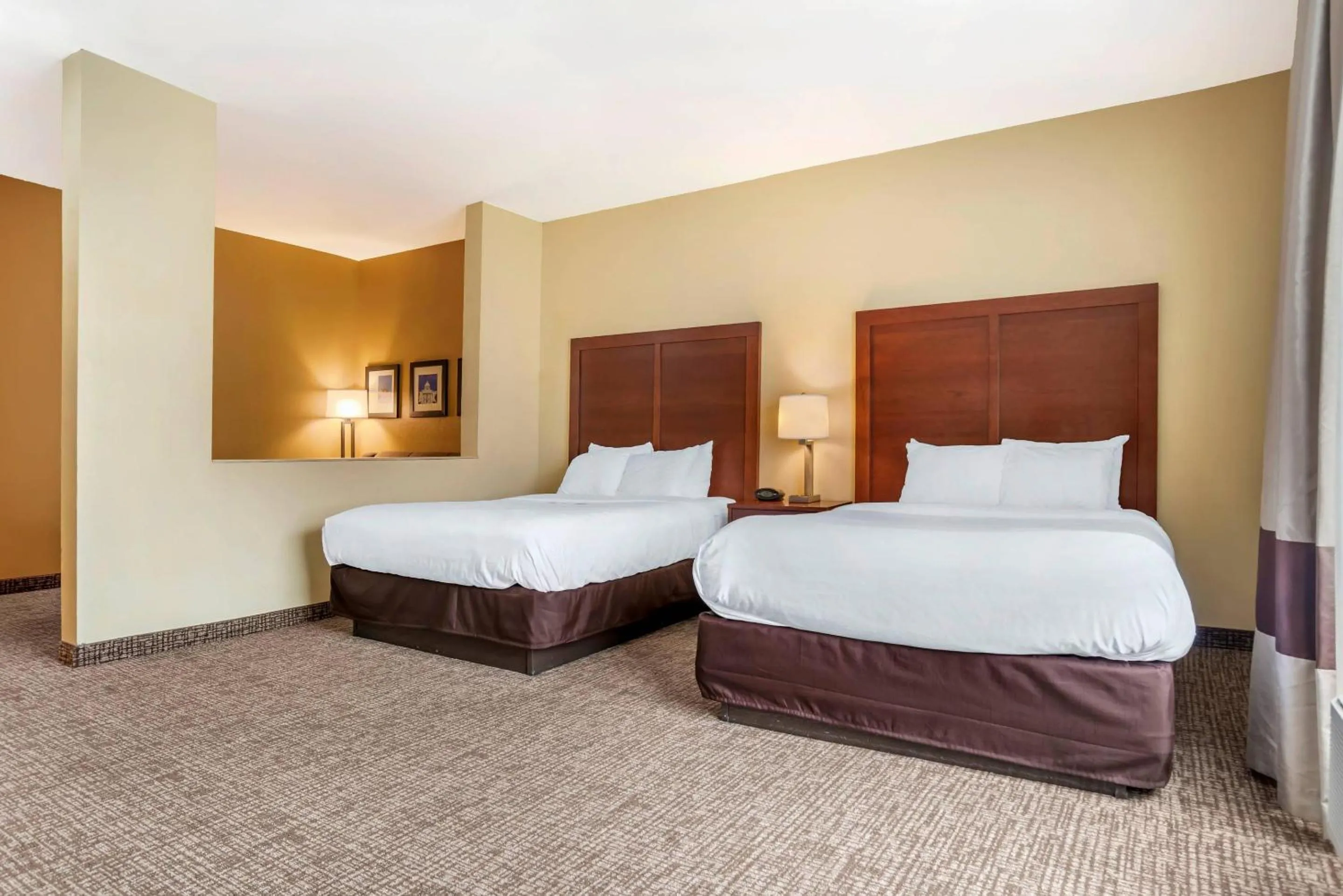 Bedroom, Bed in Comfort Suites Montgomery East Monticello Dr