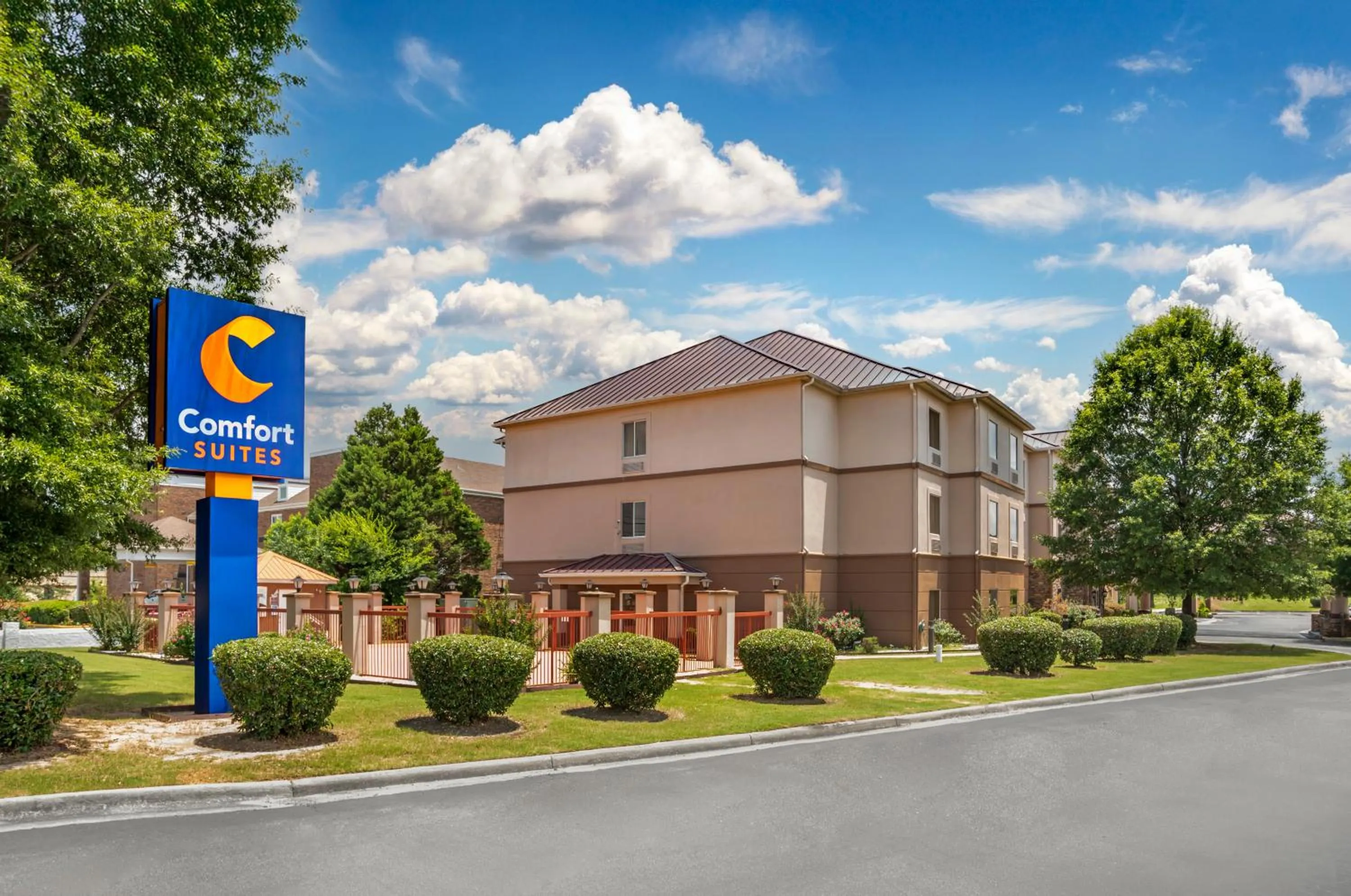 Property building in Comfort Suites Montgomery East Monticello Dr
