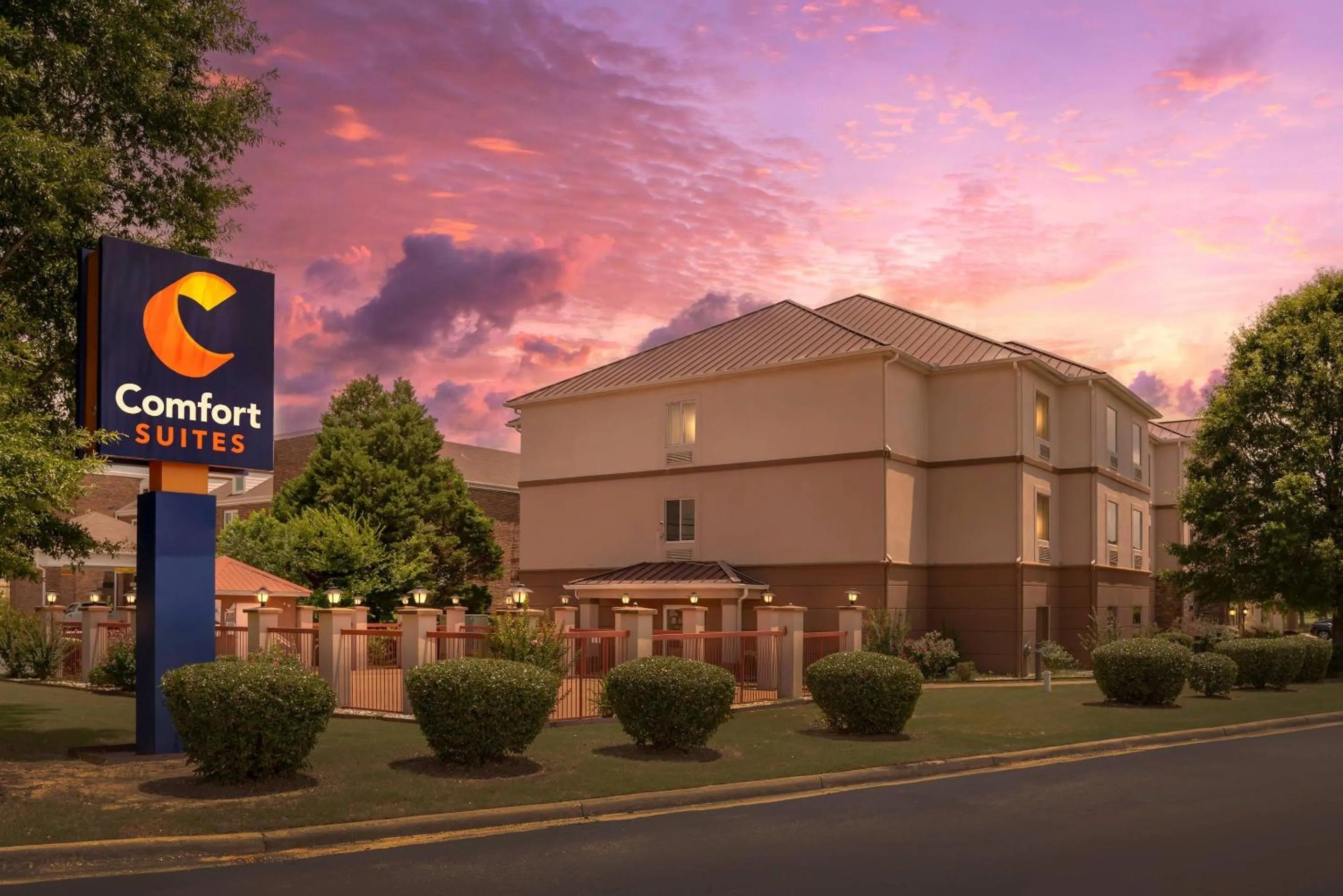 Property building in Comfort Suites Montgomery East Monticello Dr
