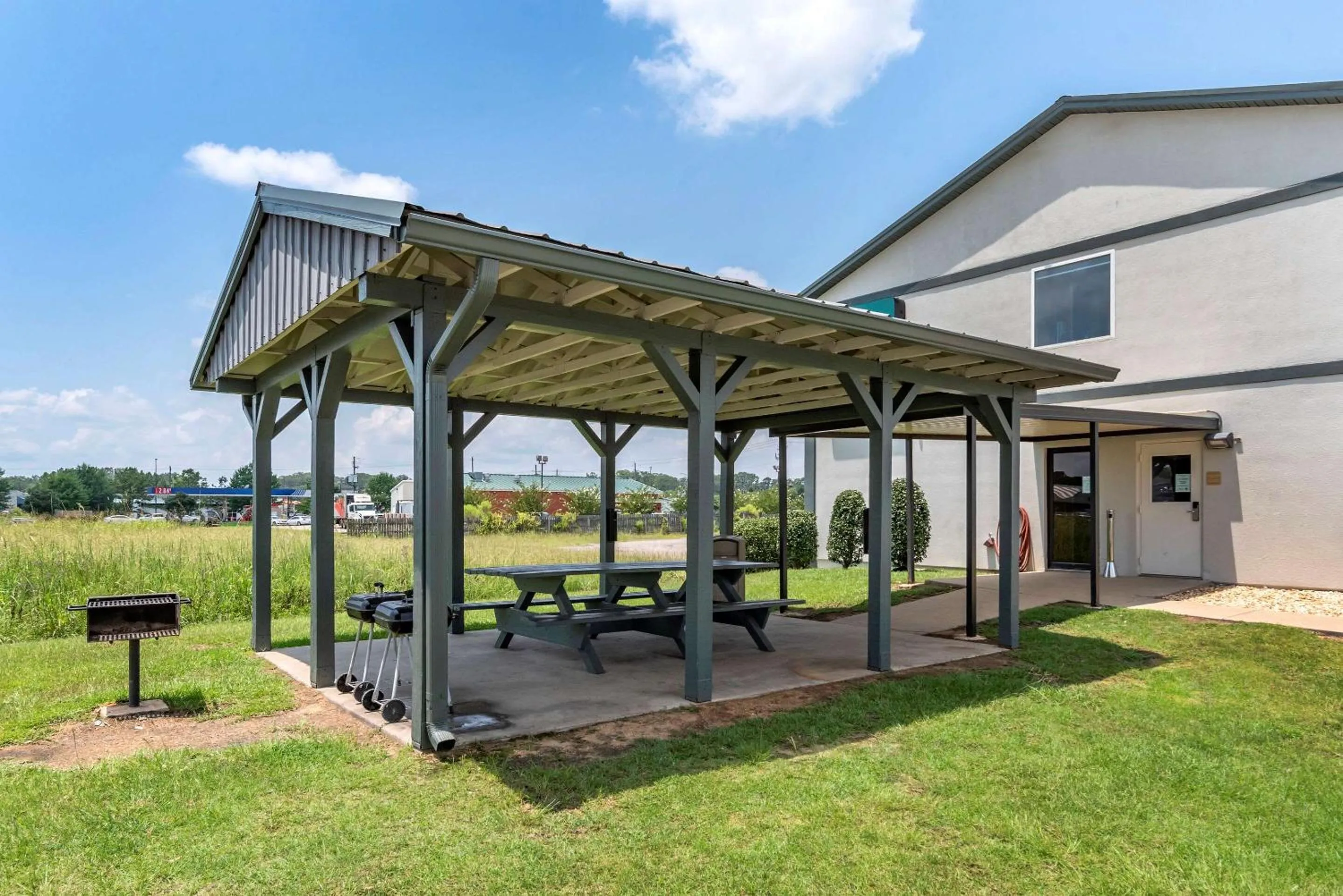 Activities in Quality Inn & Suites Demopolis