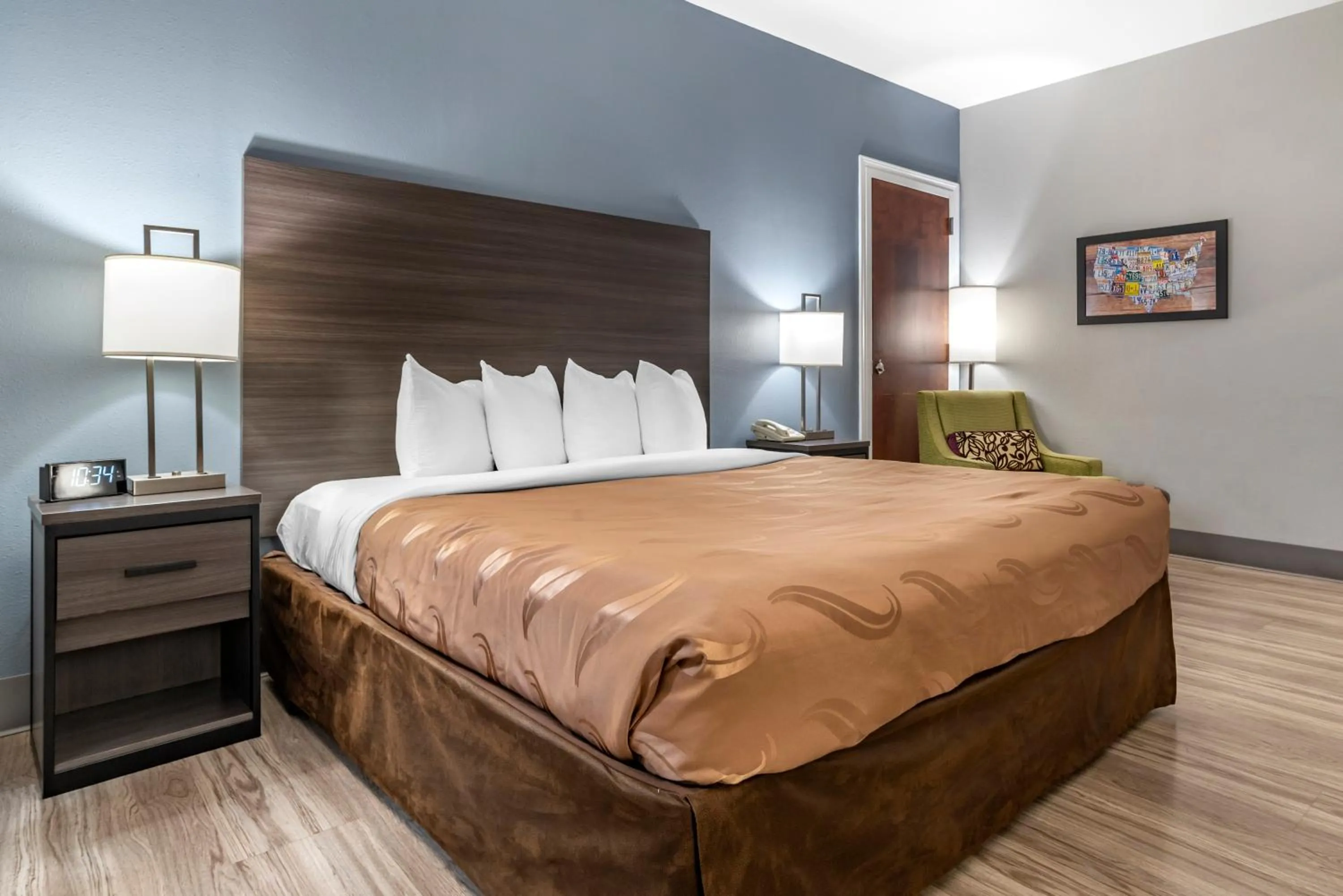 Bedroom, Bed in Quality Inn & Suites Demopolis