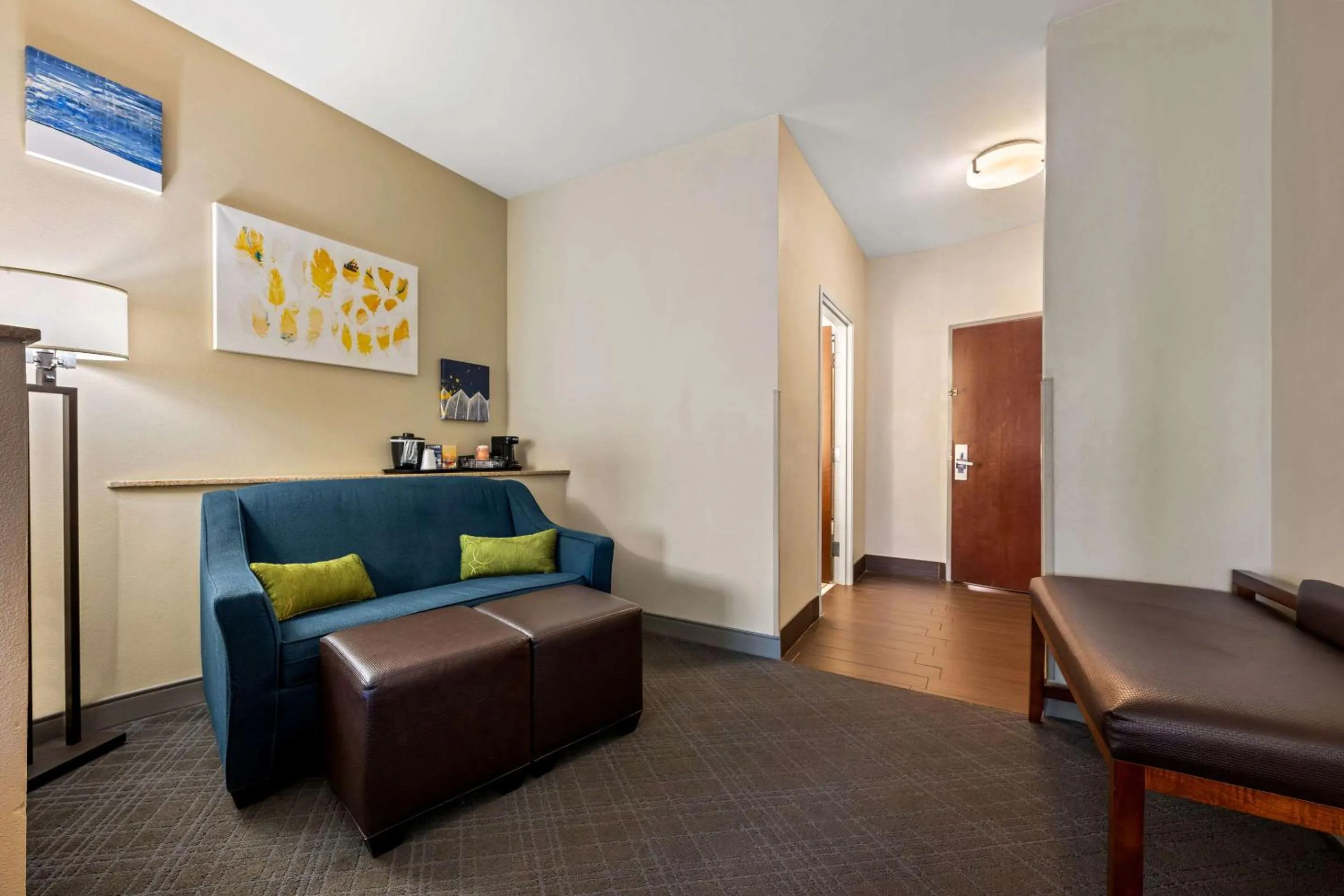 Bedroom in Comfort Suites Cullman I-65 Exit 310