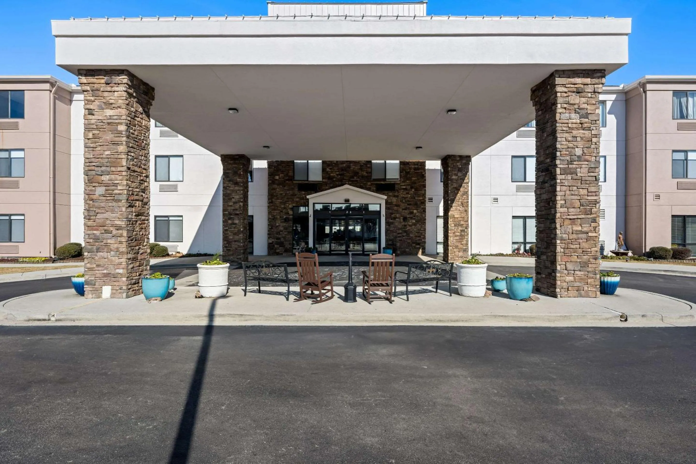 Property building in Comfort Suites Cullman I-65 Exit 310
