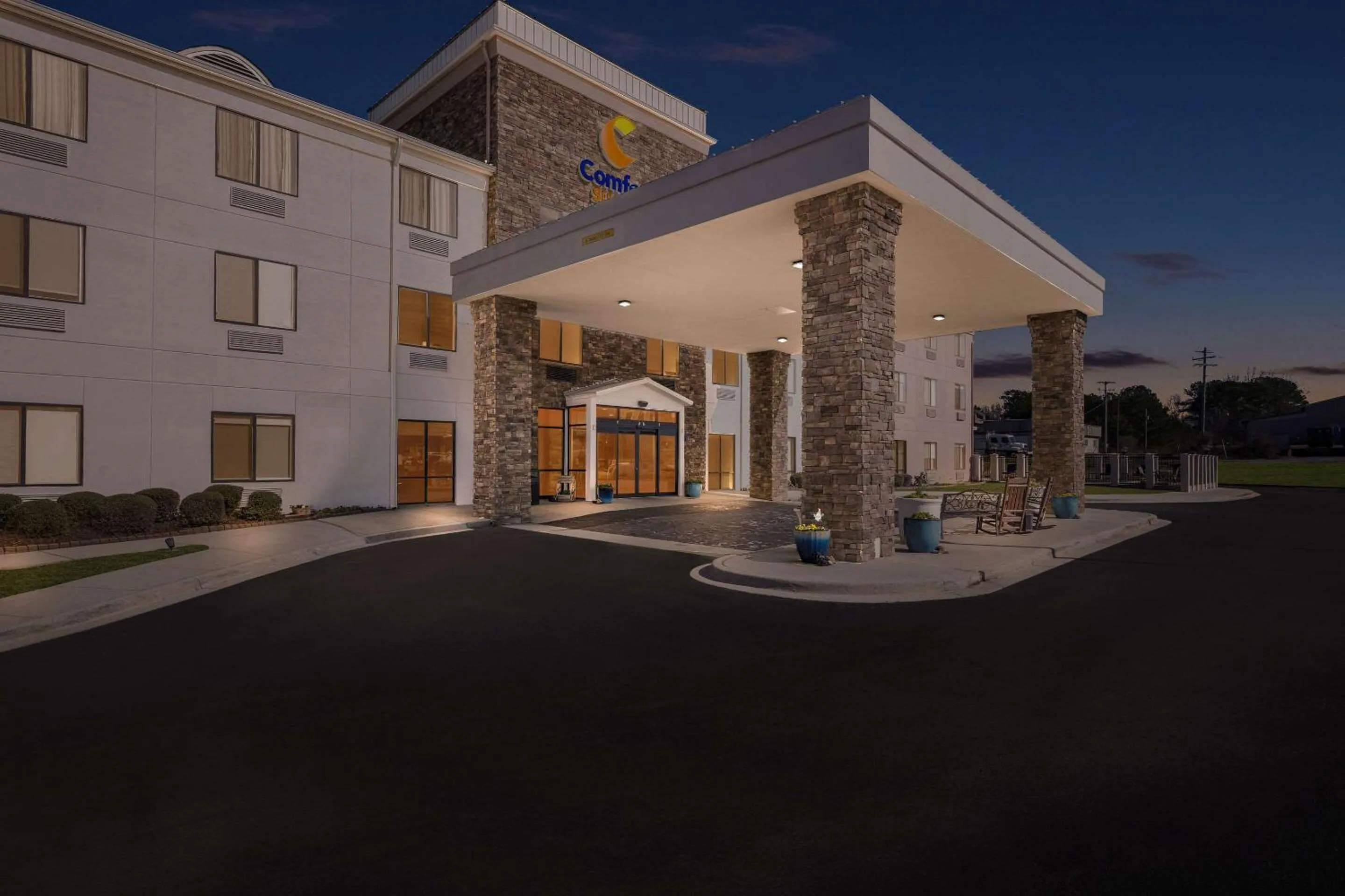 Property building in Comfort Suites Cullman I-65 Exit 310