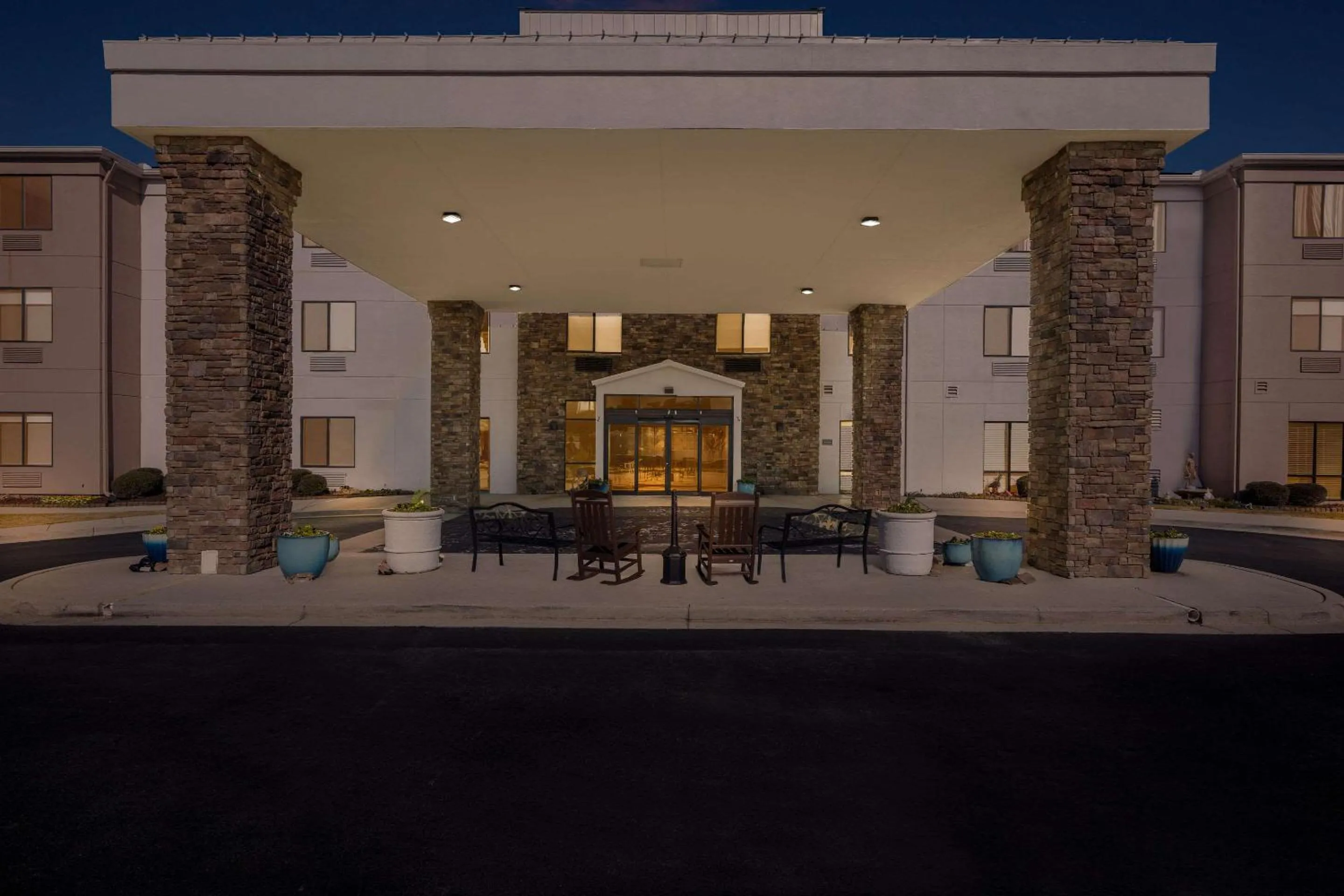 Property building in Comfort Suites Cullman I-65 Exit 310