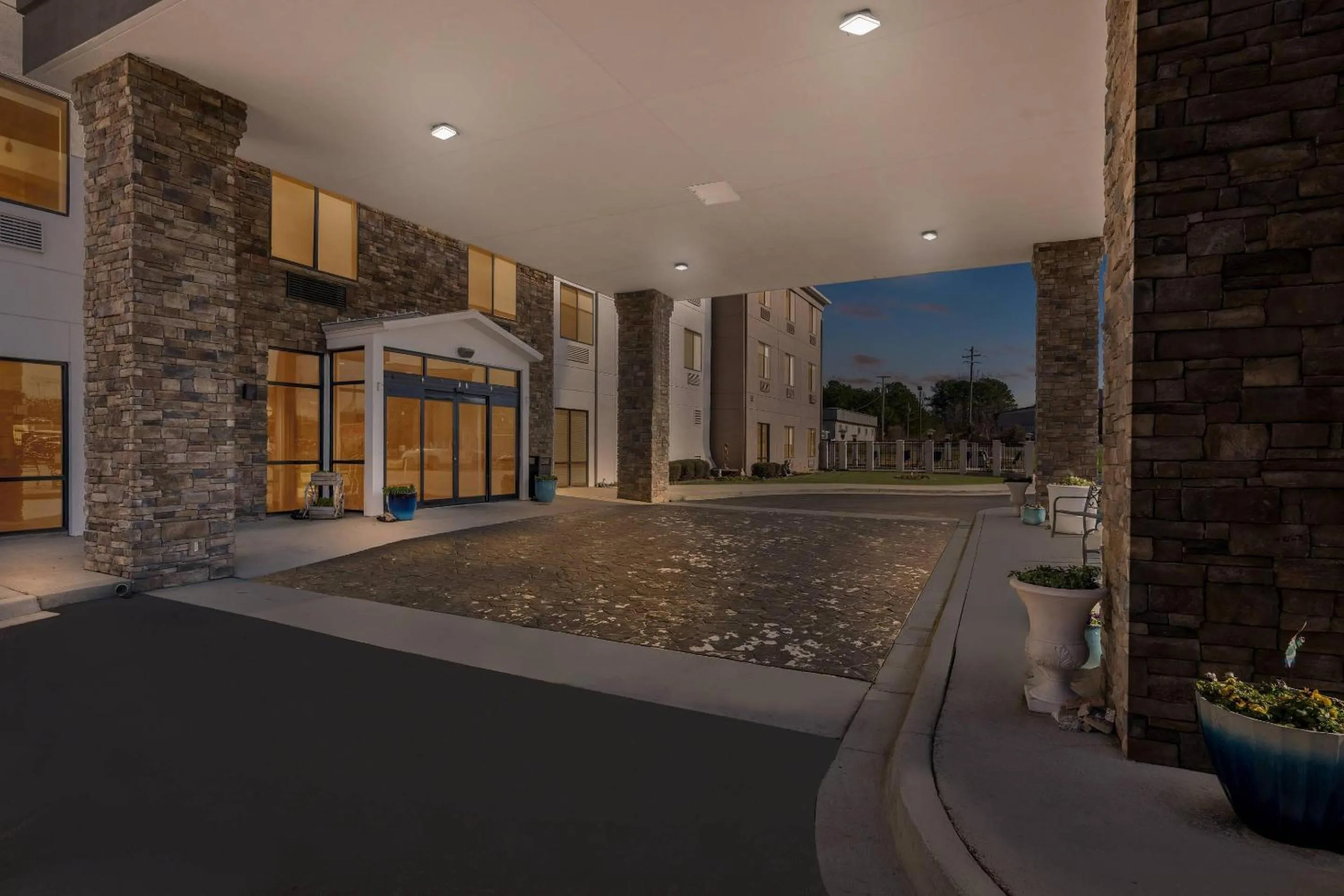 Property building in Comfort Suites Cullman I-65 Exit 310