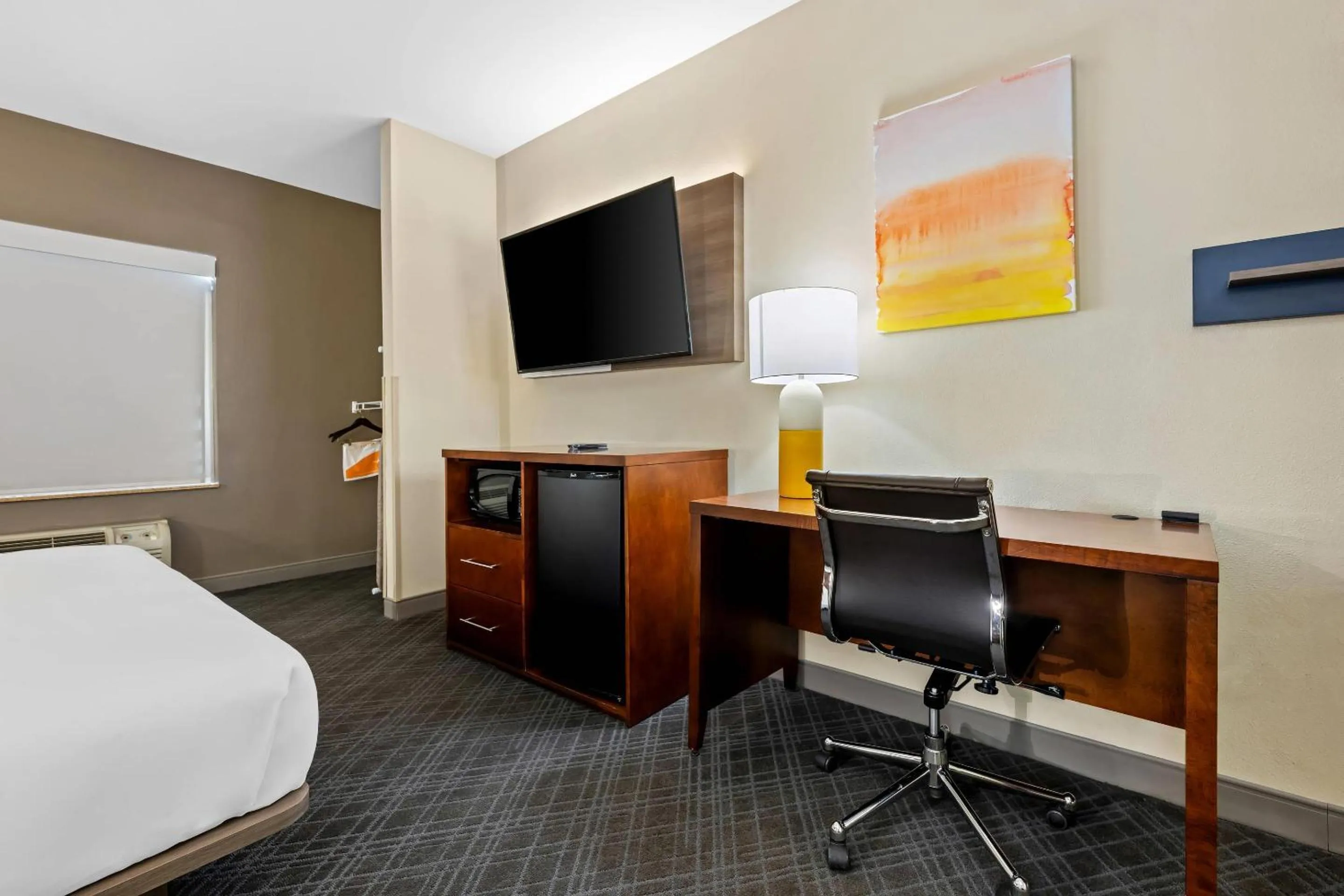 Bedroom, Bed in Comfort Suites Cullman I-65 Exit 310