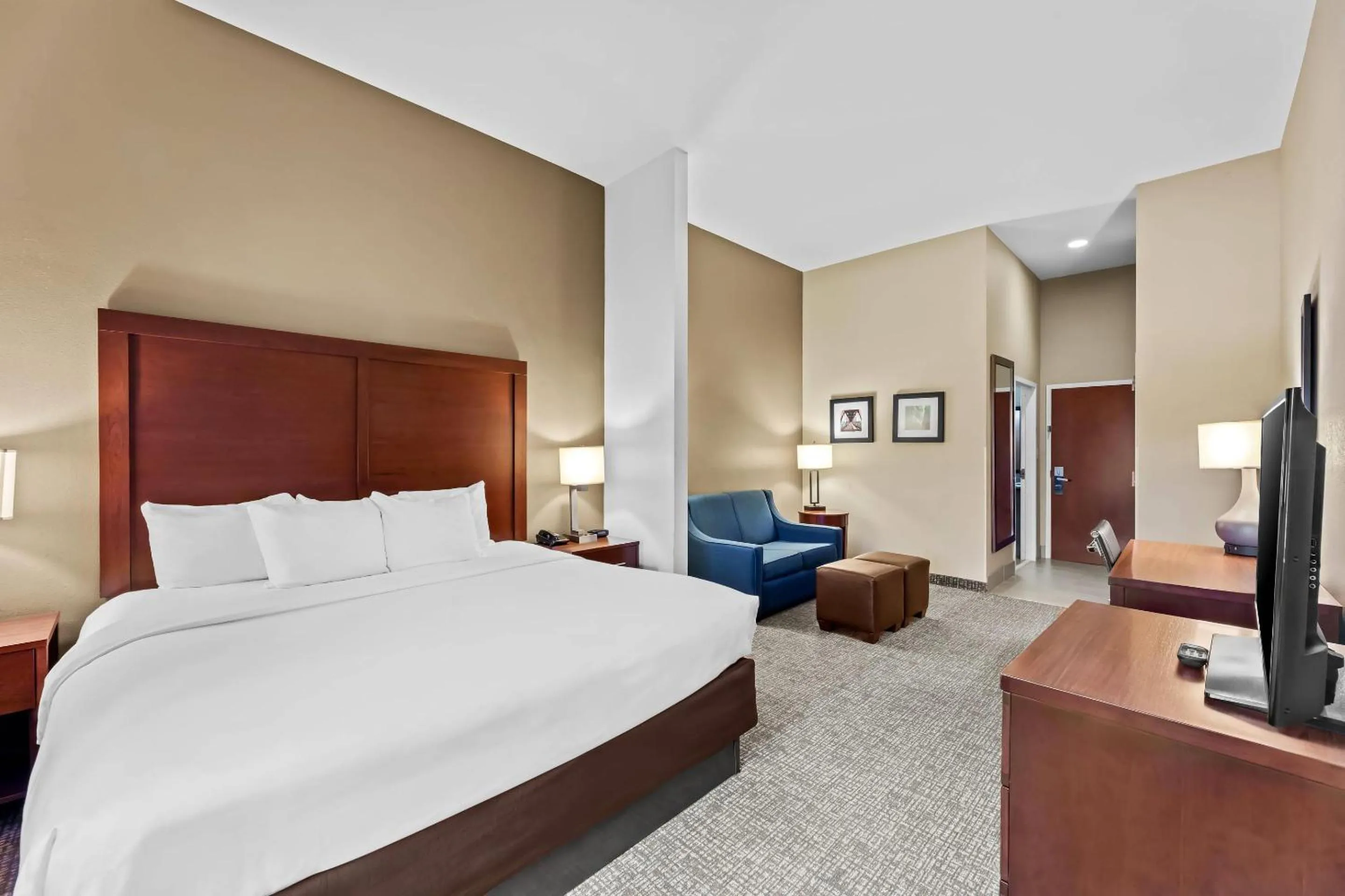 Bedroom, Bed in Comfort Inn & Suites Tuscumbia-Muscle Shoals