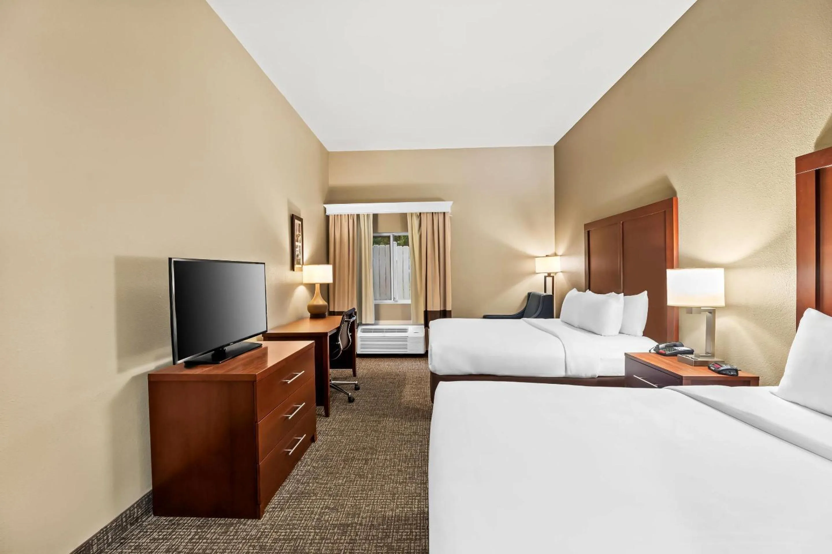 Bedroom, Bed in Comfort Inn & Suites Tuscumbia-Muscle Shoals