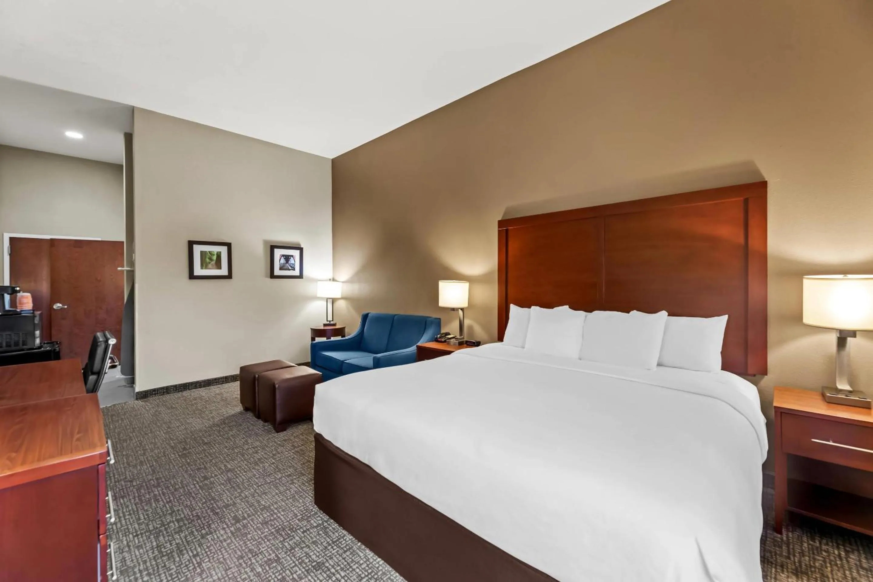 Bedroom, Bed in Comfort Inn & Suites Tuscumbia-Muscle Shoals