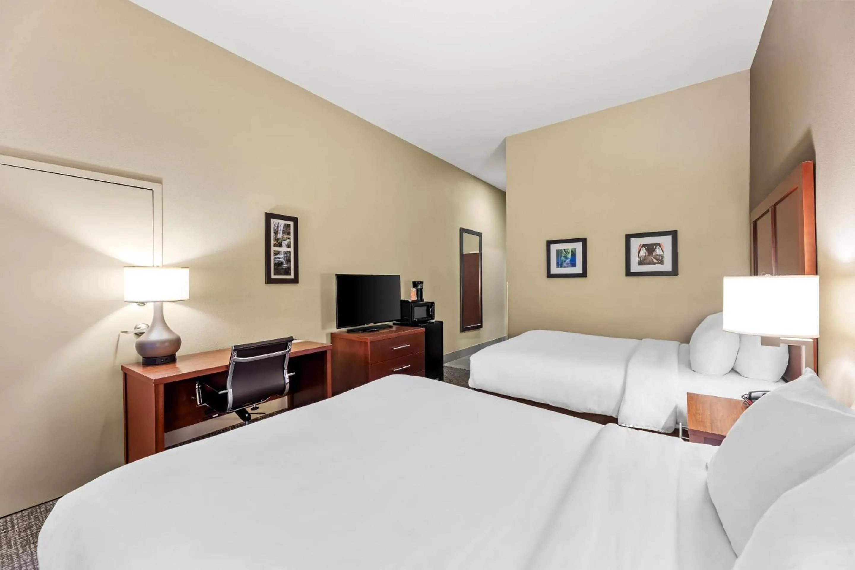 Bedroom, Bed in Comfort Inn & Suites Tuscumbia-Muscle Shoals