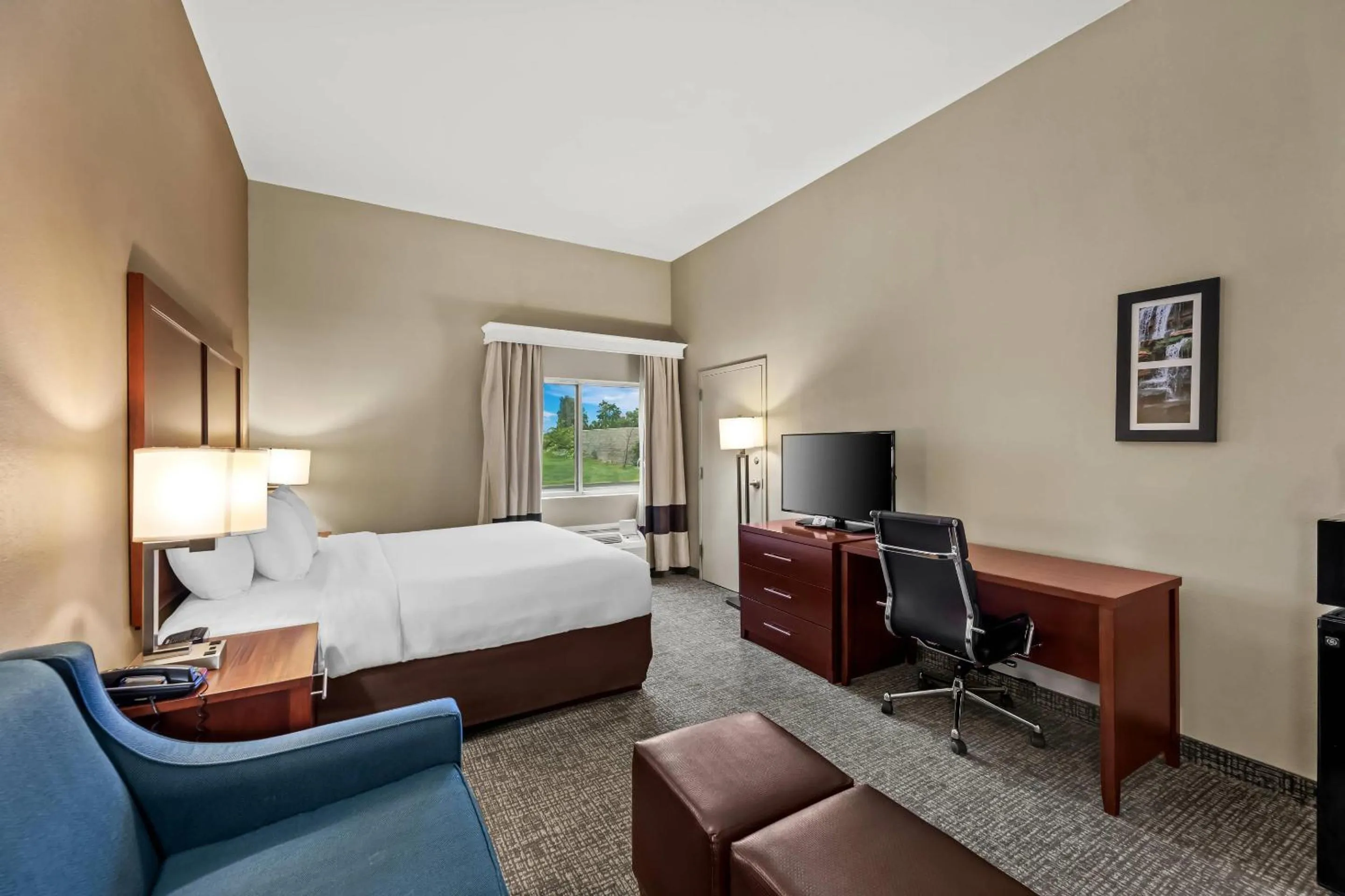 Bedroom, Bed in Comfort Inn & Suites Tuscumbia-Muscle Shoals
