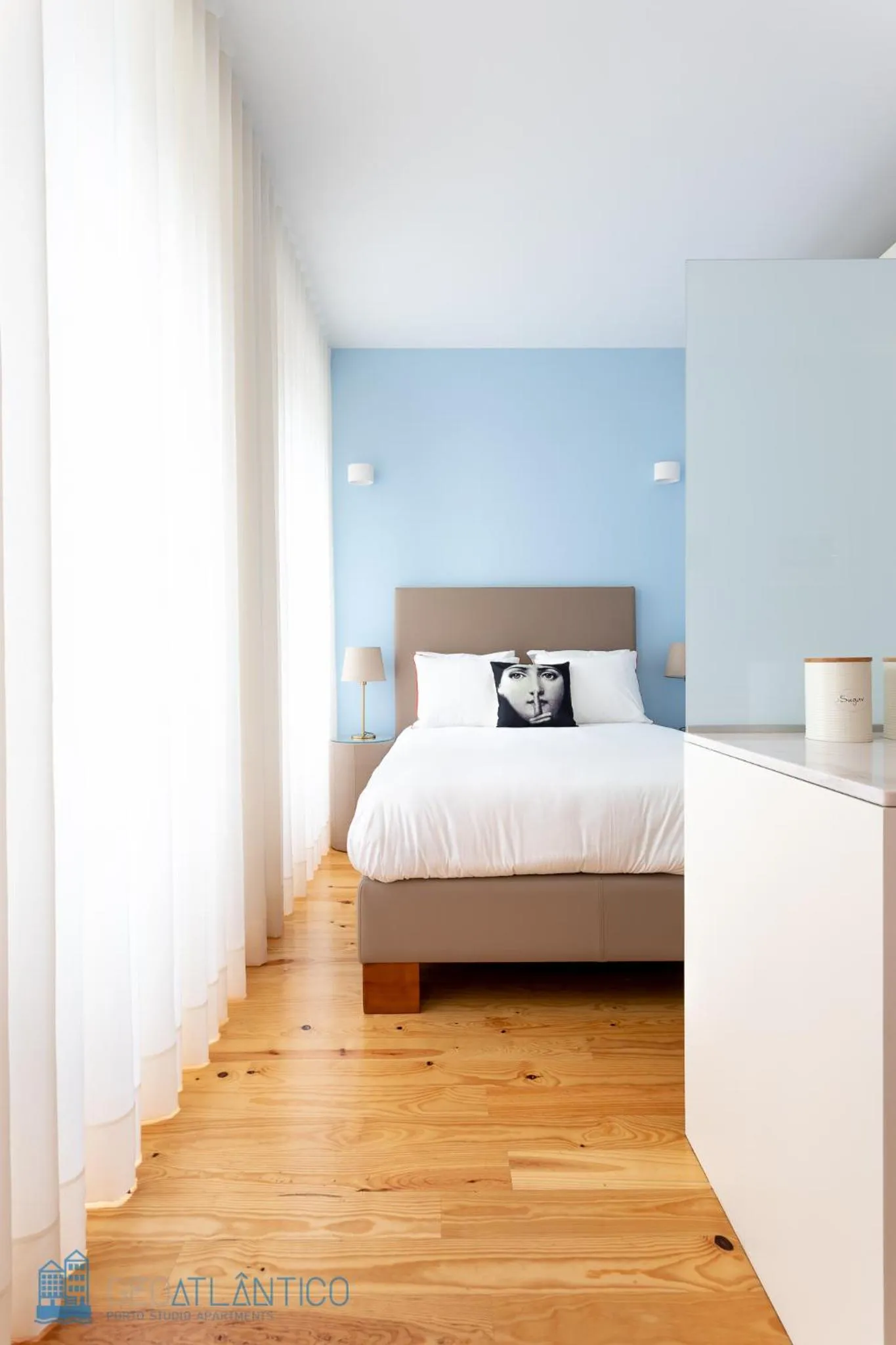 Bed in Geo Studios Santa Catarina