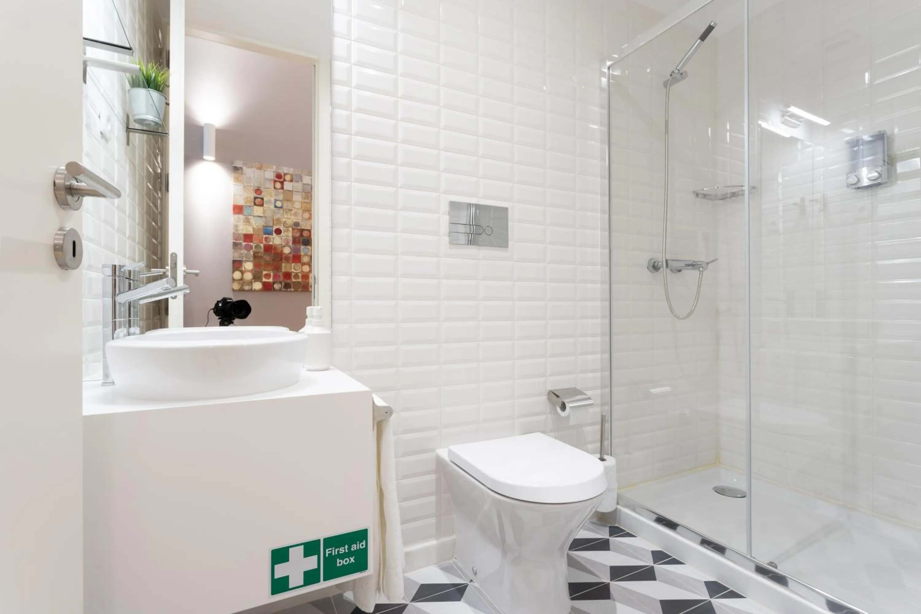 Shower in Geo Studios Santa Catarina