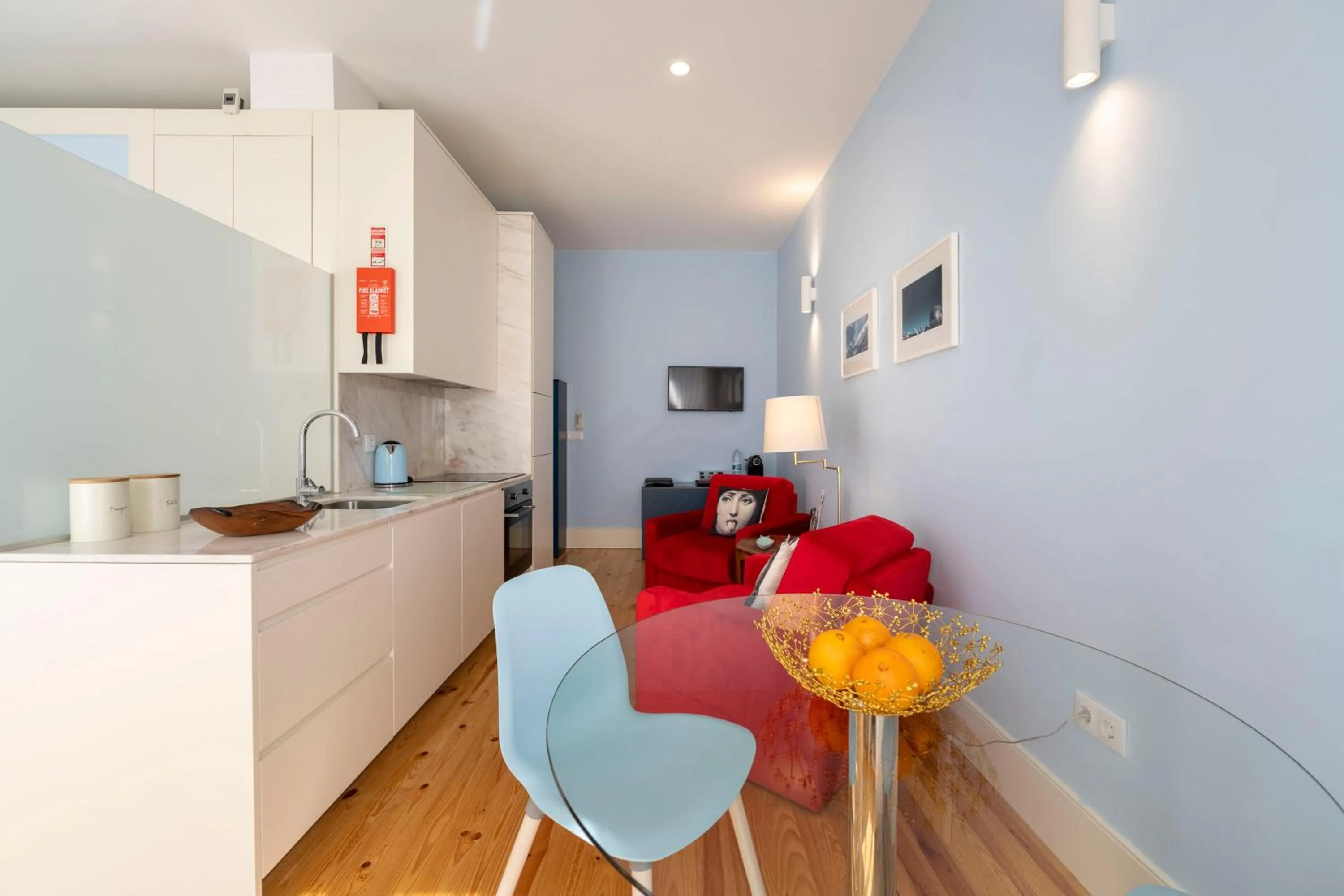 Communal lounge/ TV room in Geo Studios Santa Catarina