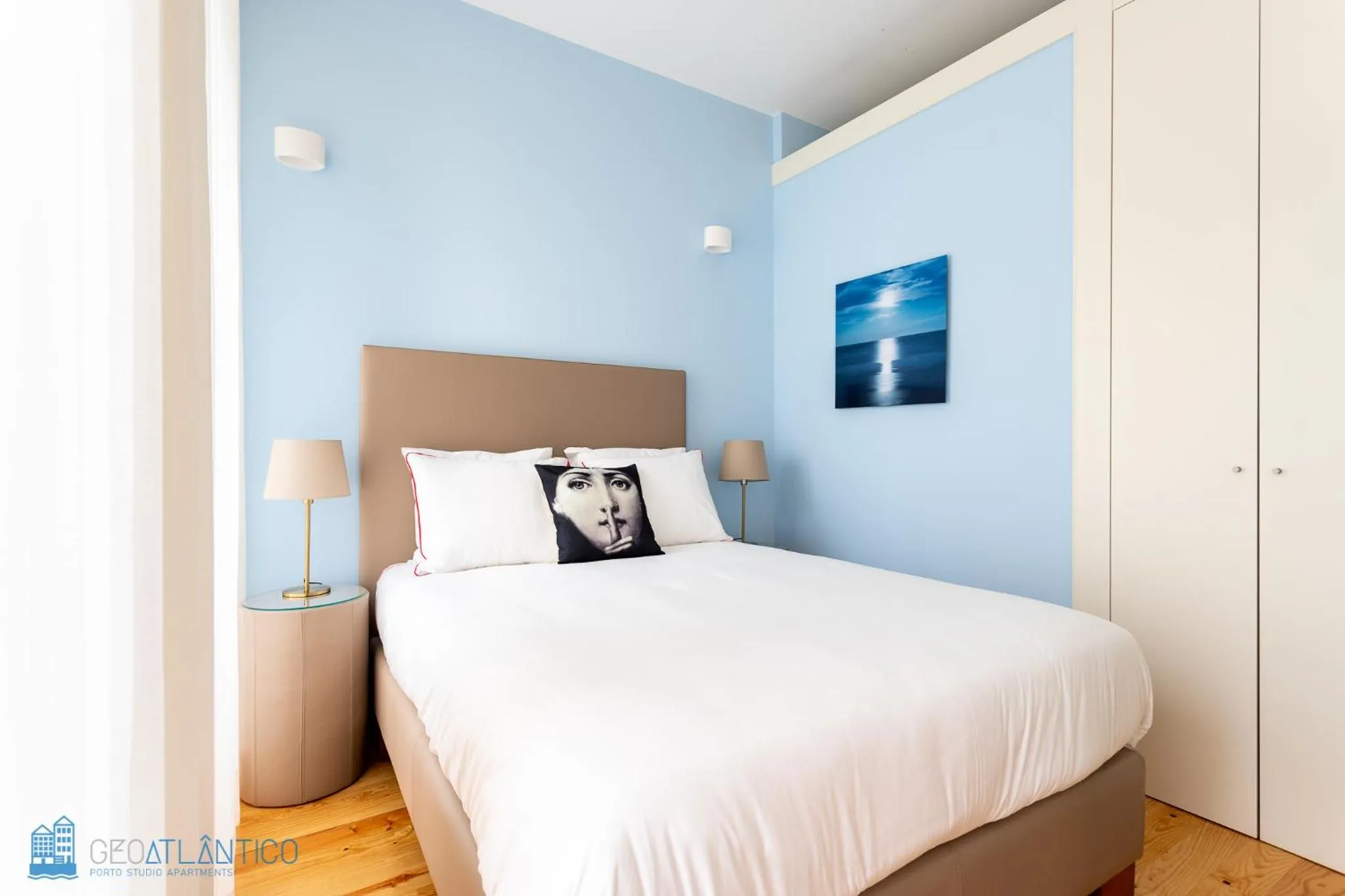 Bed in Geo Studios Santa Catarina