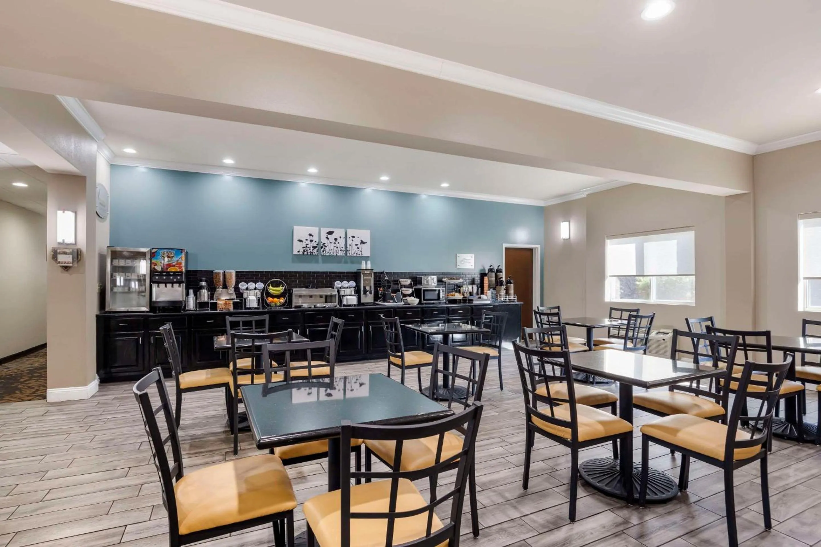 Breakfast in Sleep Inn & Suites Huntsville near US Space & Rocket Center