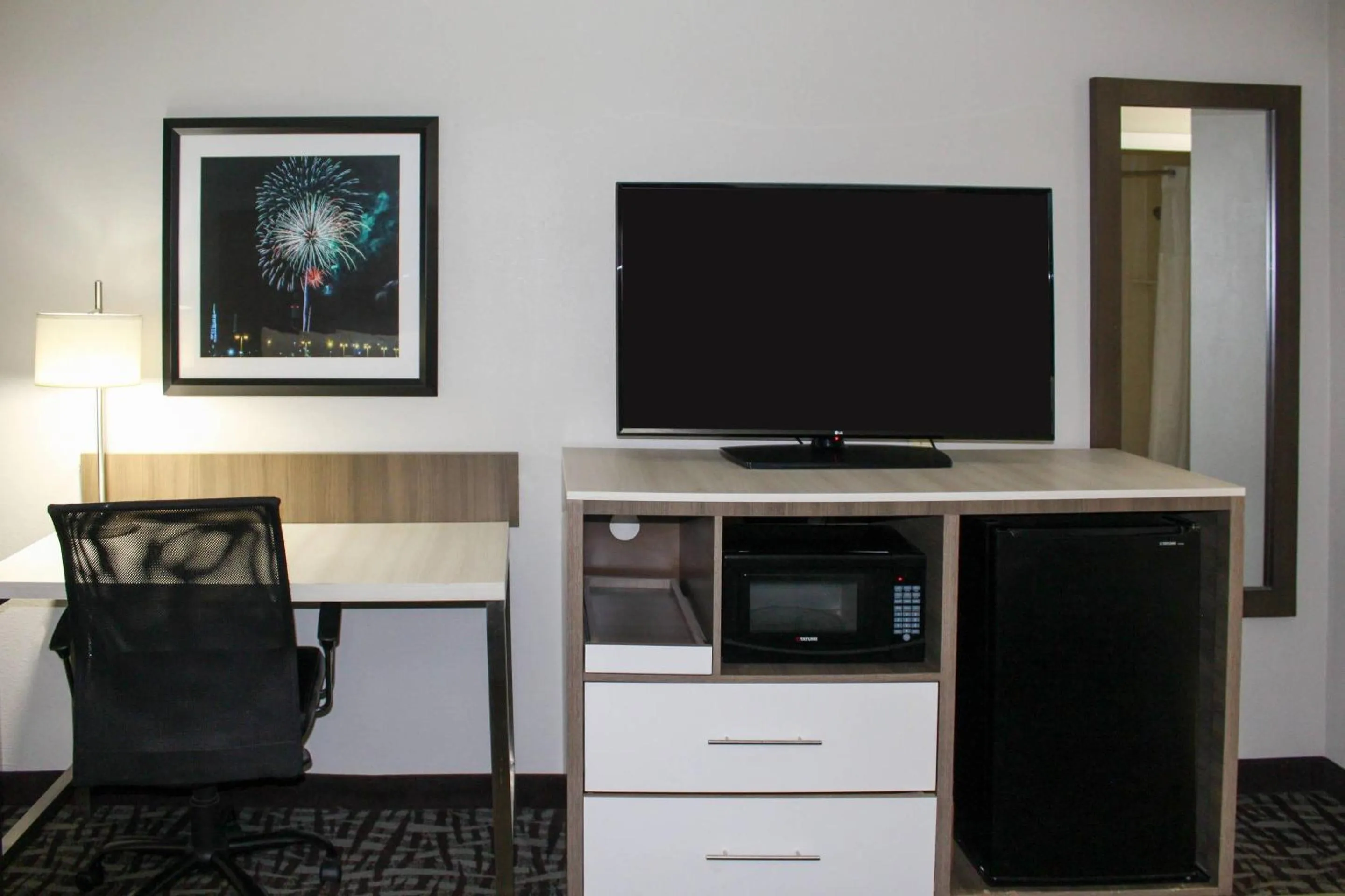 Bedroom in Quality Inn Athens I-65 - Huntsville Area West