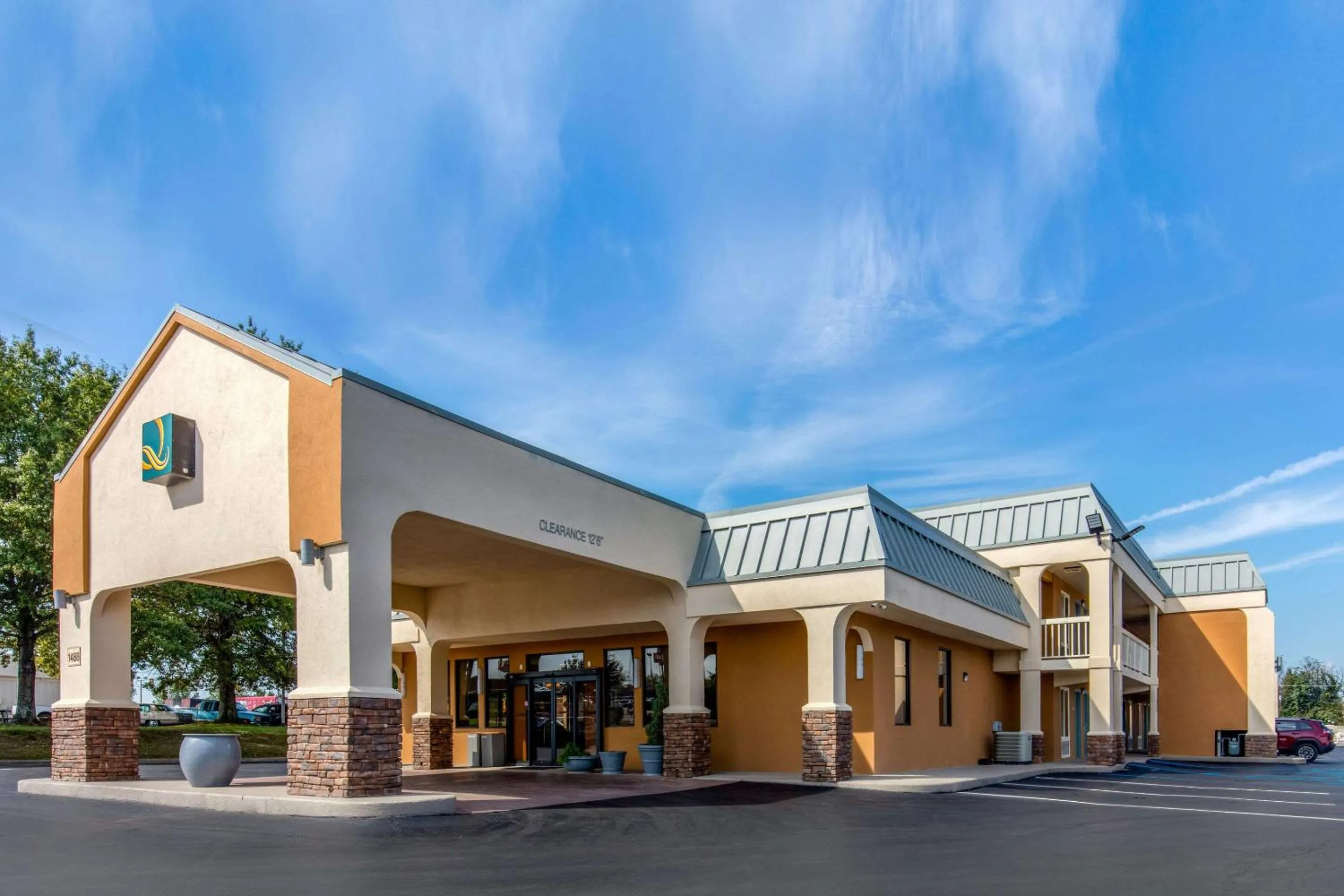 Property building in Quality Inn Athens I-65 - Huntsville Area West