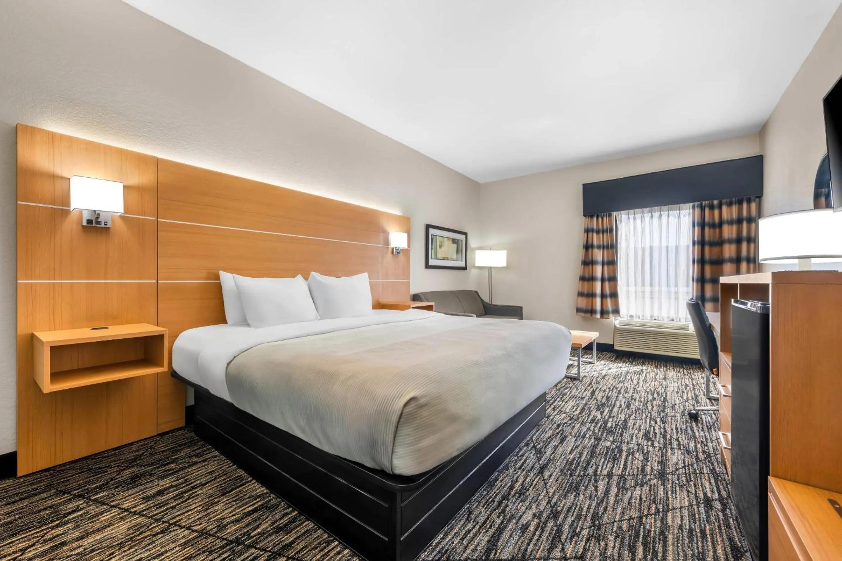 Bedroom, Bed in Quality Inn Alexander City