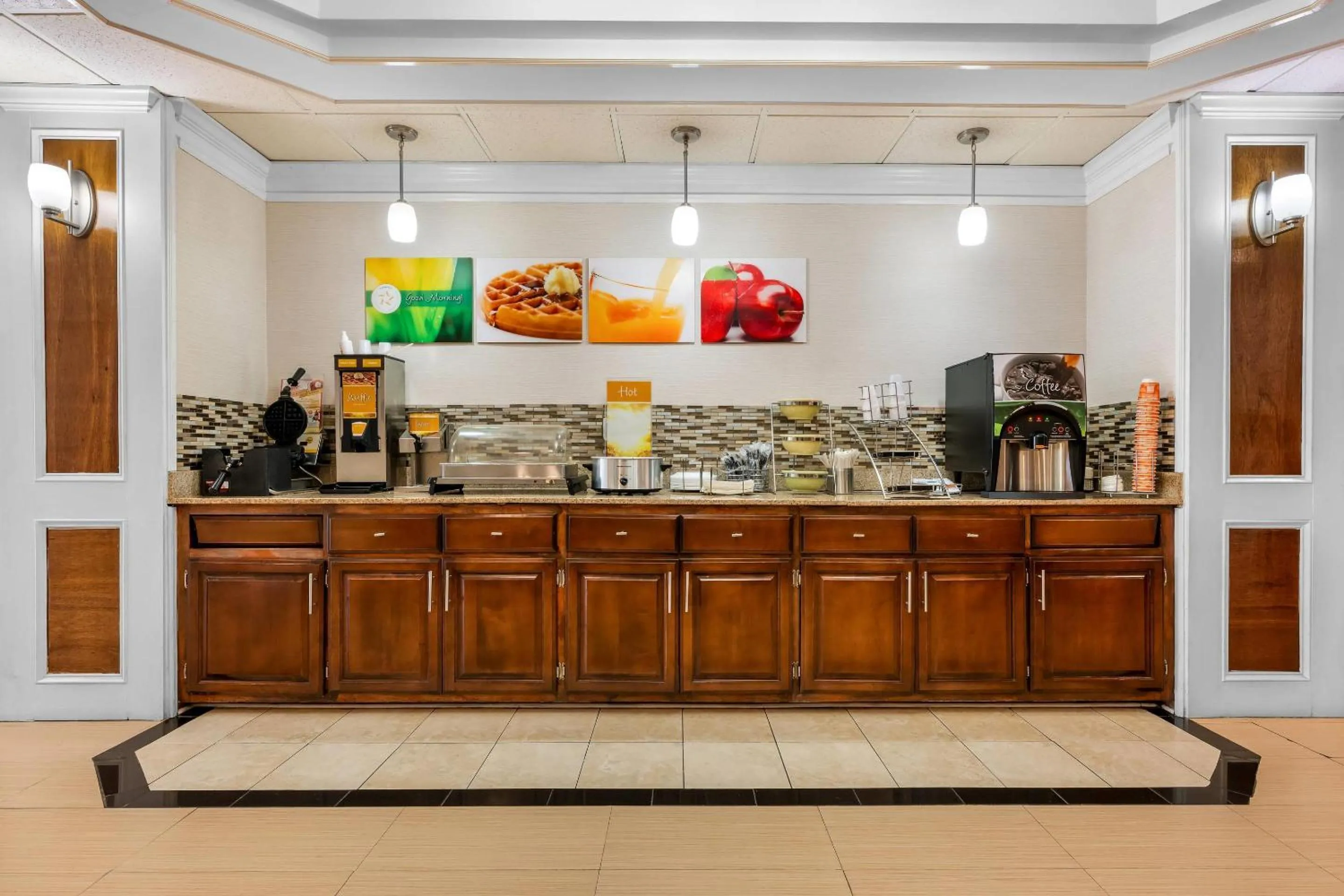 Breakfast in Quality Inn Alexander City