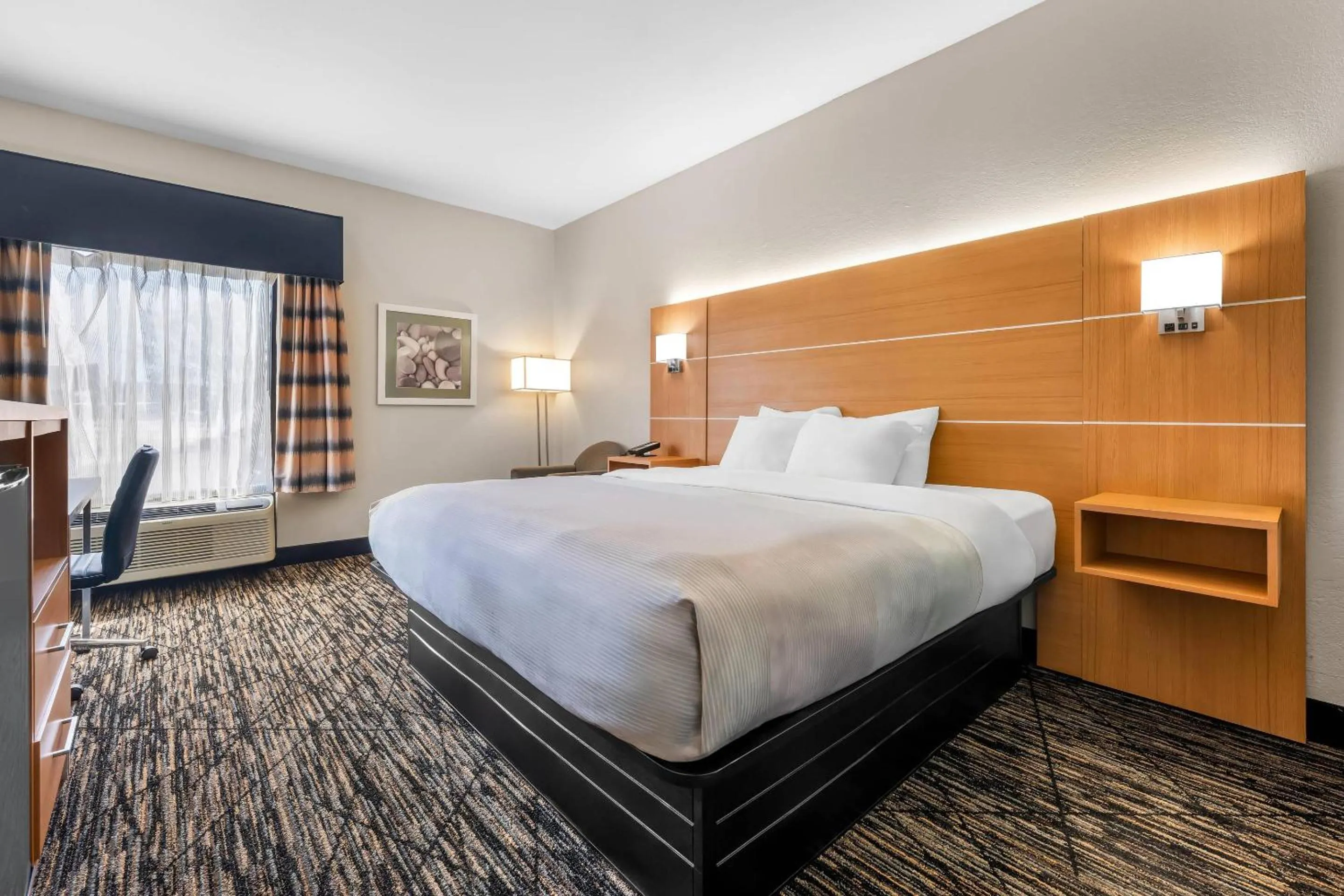 Bedroom, Bed in Quality Inn Alexander City