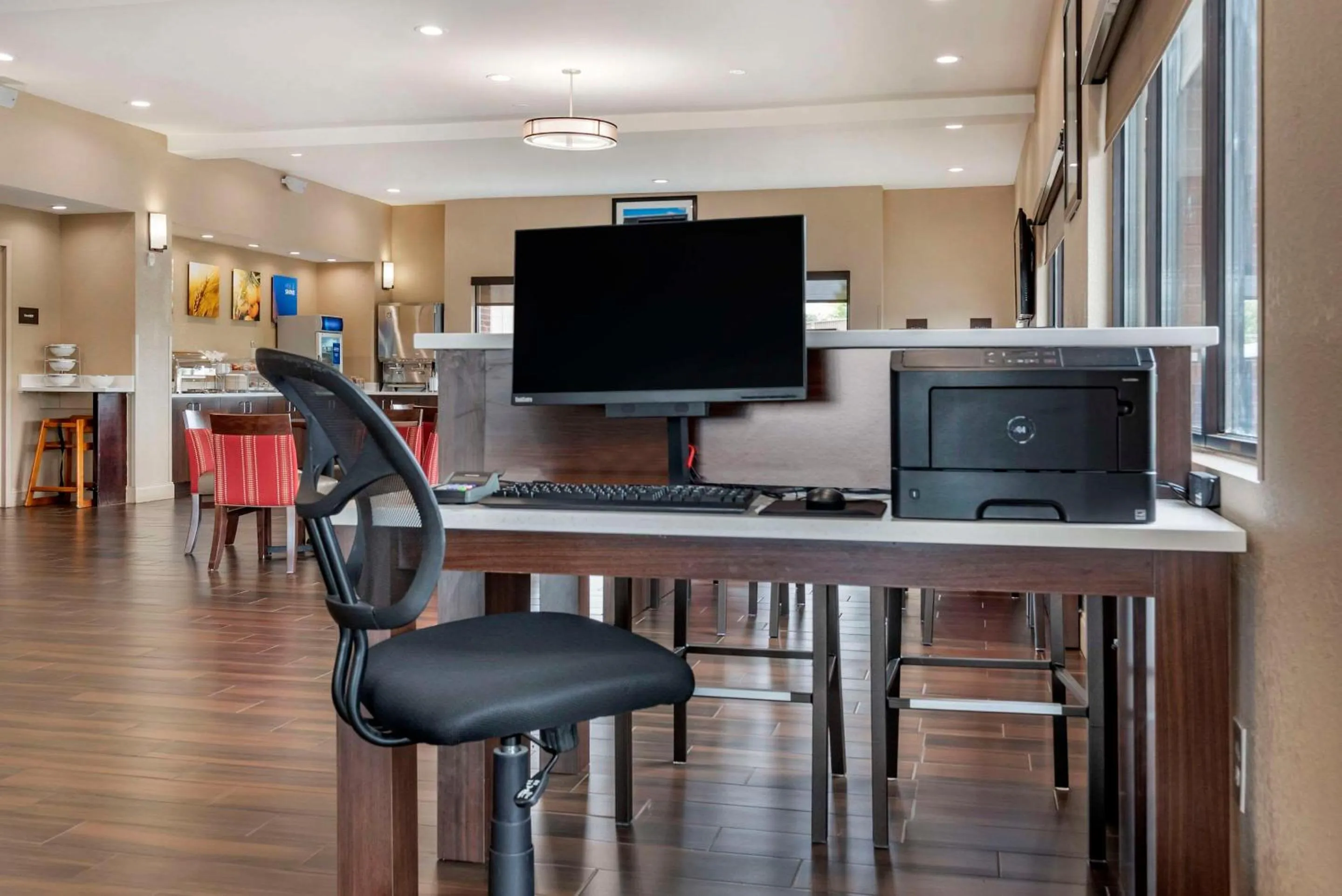 Business facilities in Comfort Suites Pell City near Logan Martin Lake