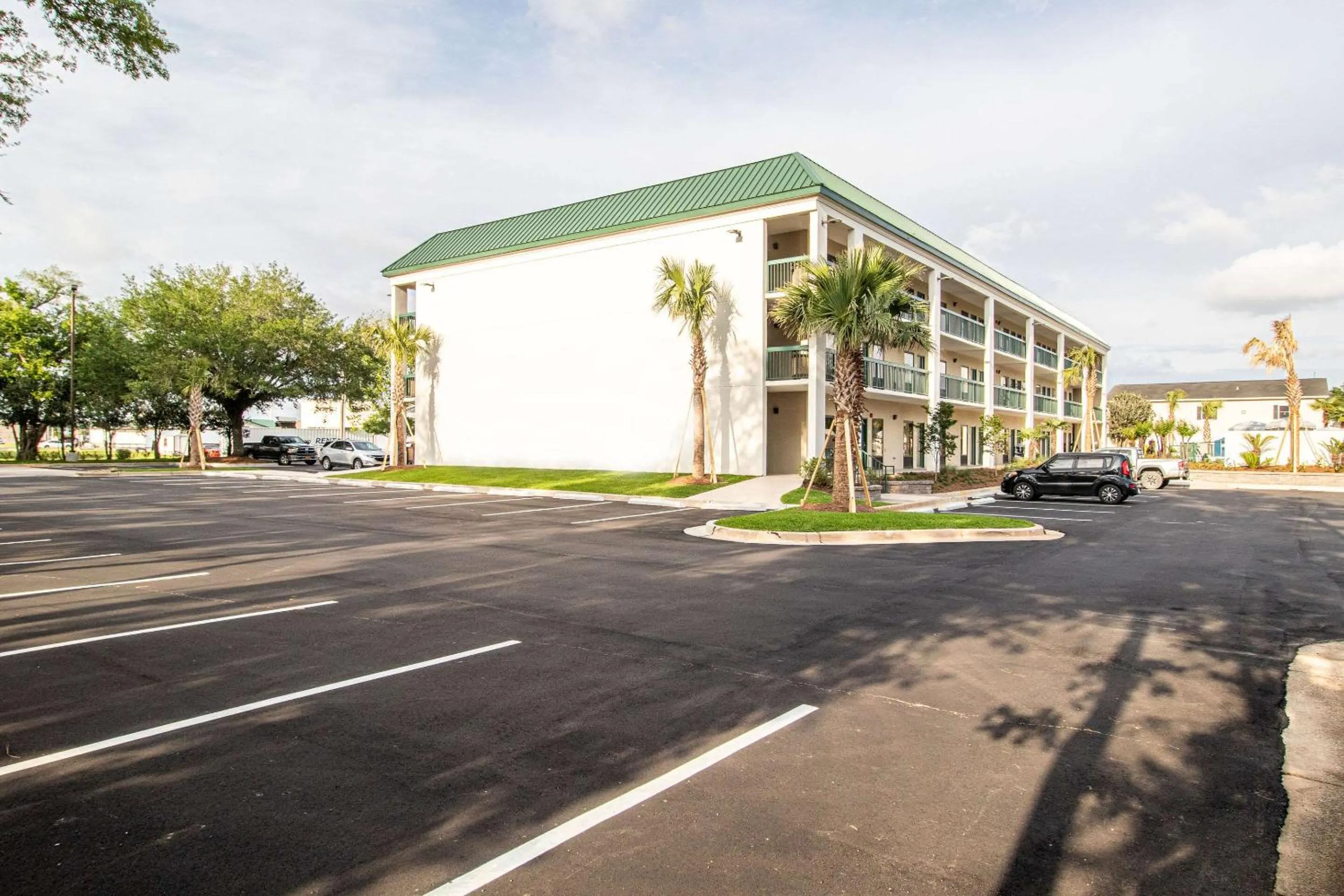 Property building in Econo Lodge Inn & Suites Foley-North Gulf Shores