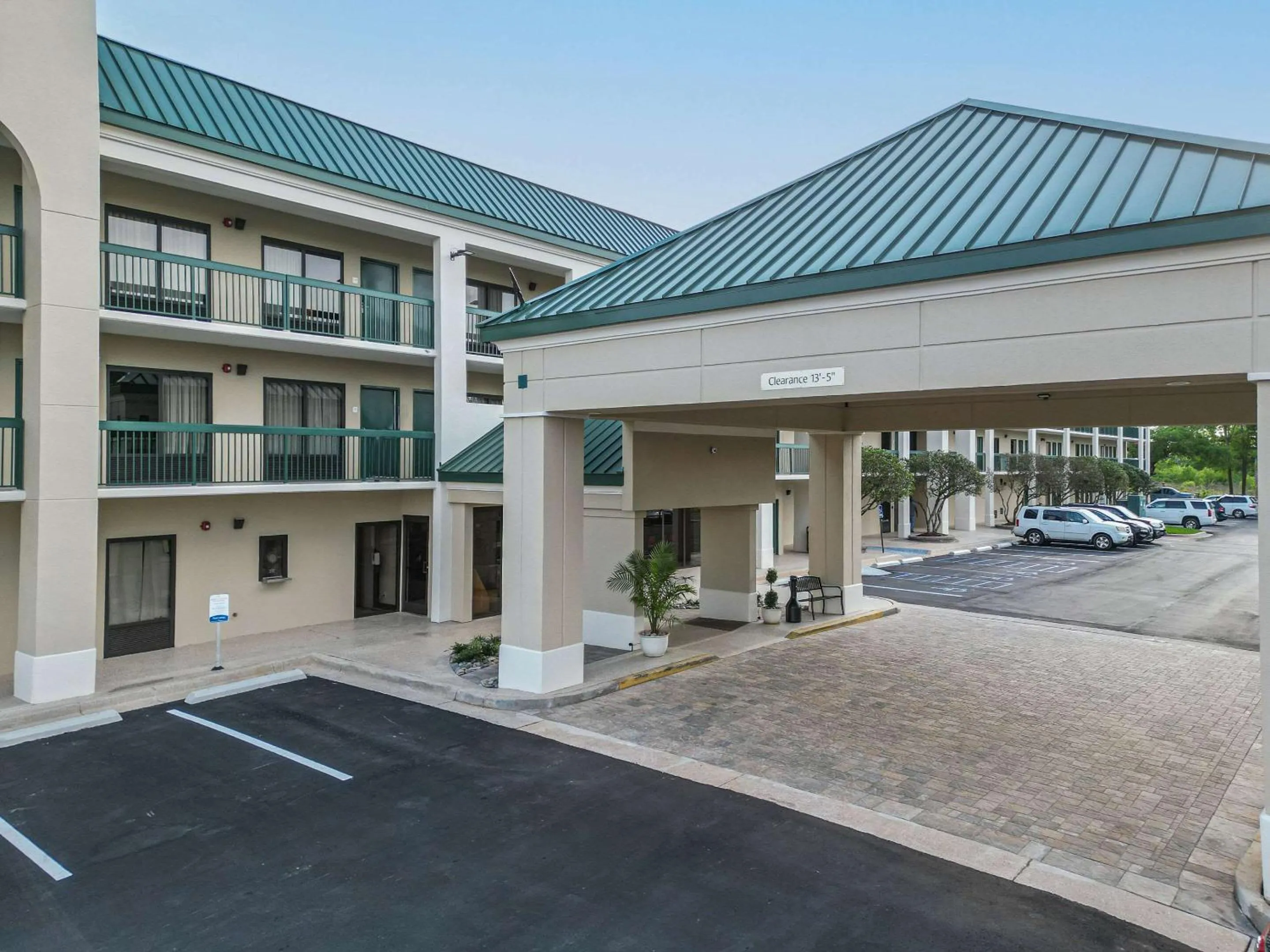 Property building in Econo Lodge Inn & Suites Foley-North Gulf Shores