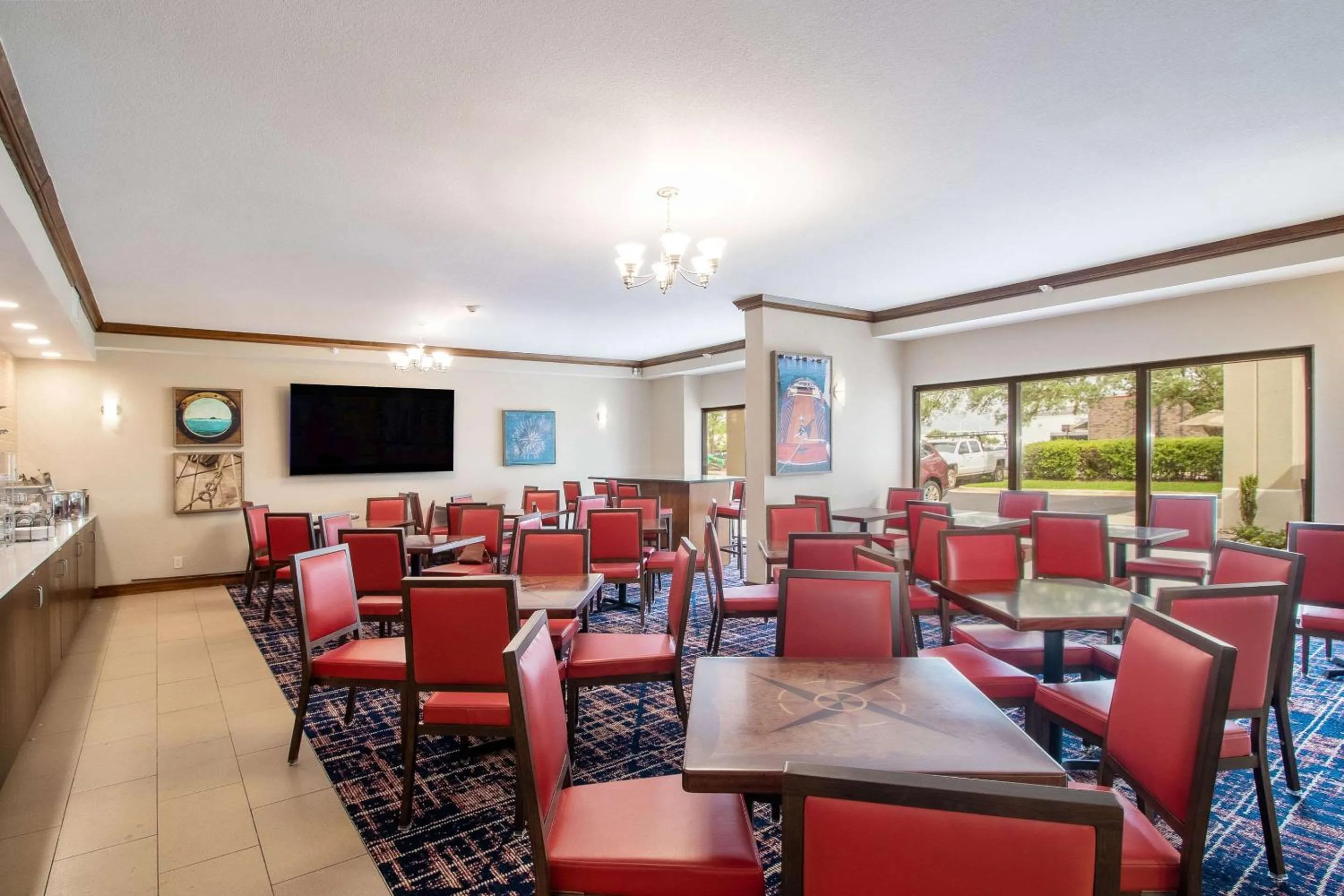 Breakfast in Econo Lodge Inn & Suites Foley-North Gulf Shores