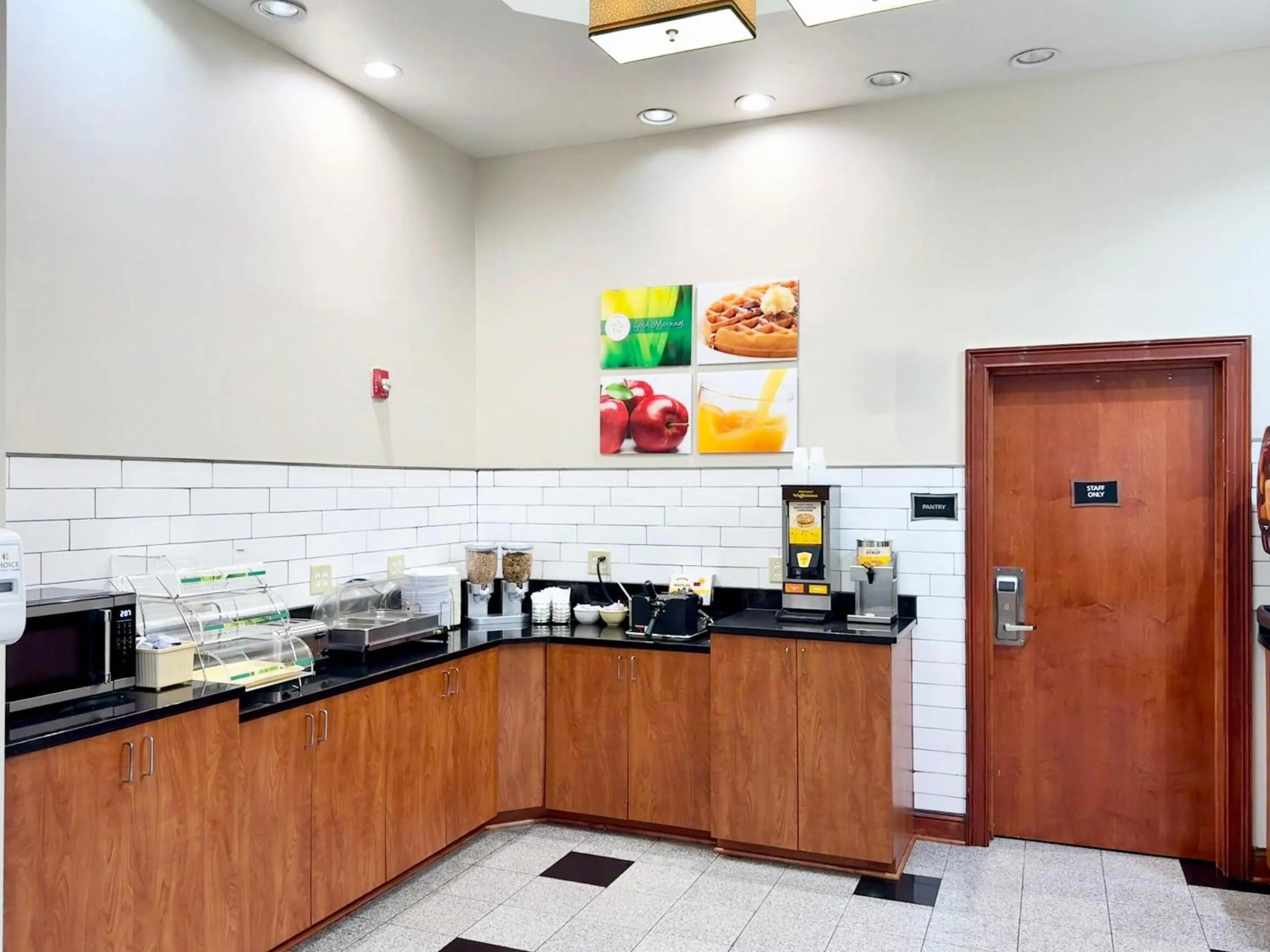 Breakfast in Quality Inn & Suites Greenville I-65