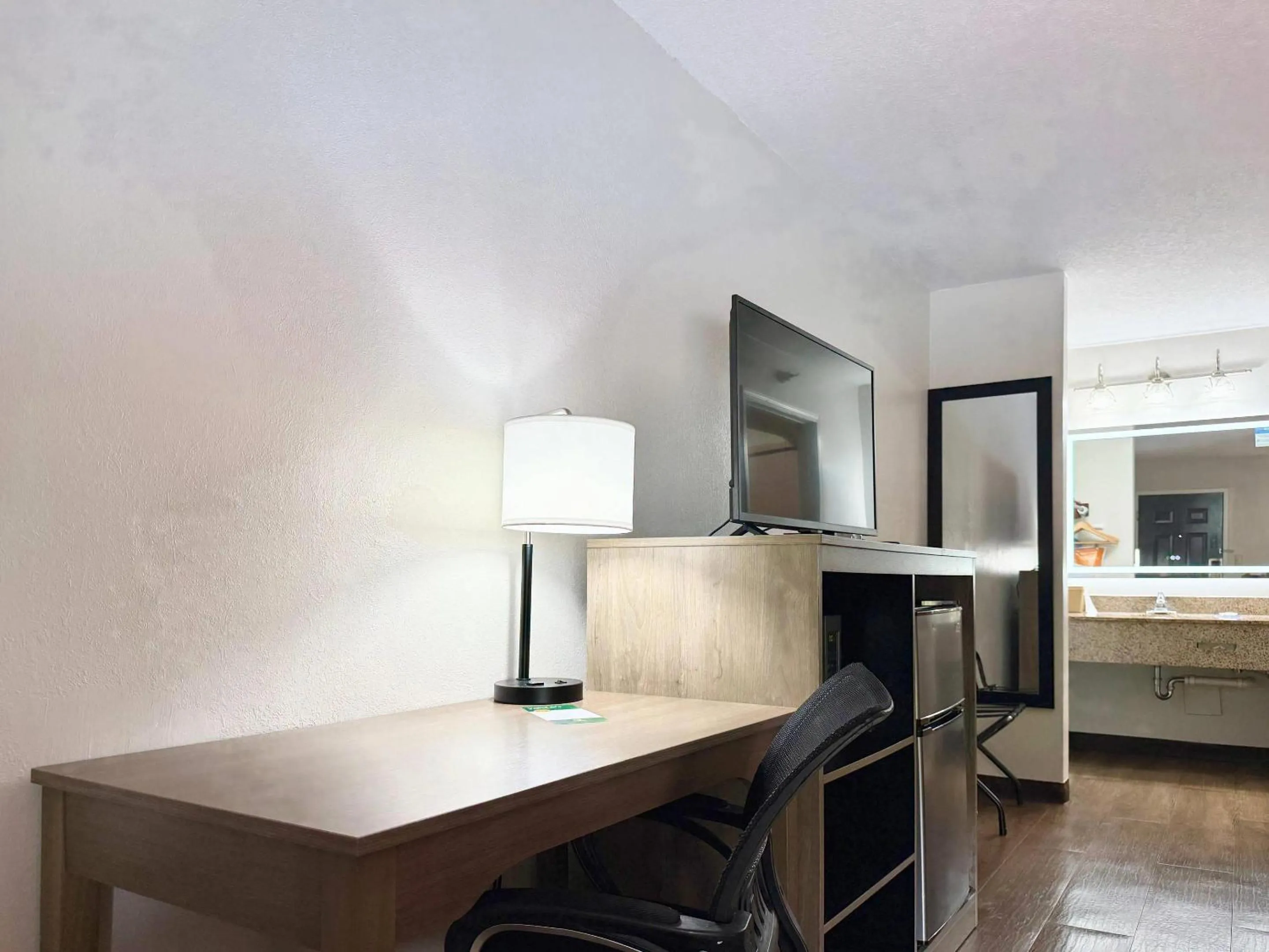 Bedroom, Bed in Quality Inn & Suites Greenville I-65