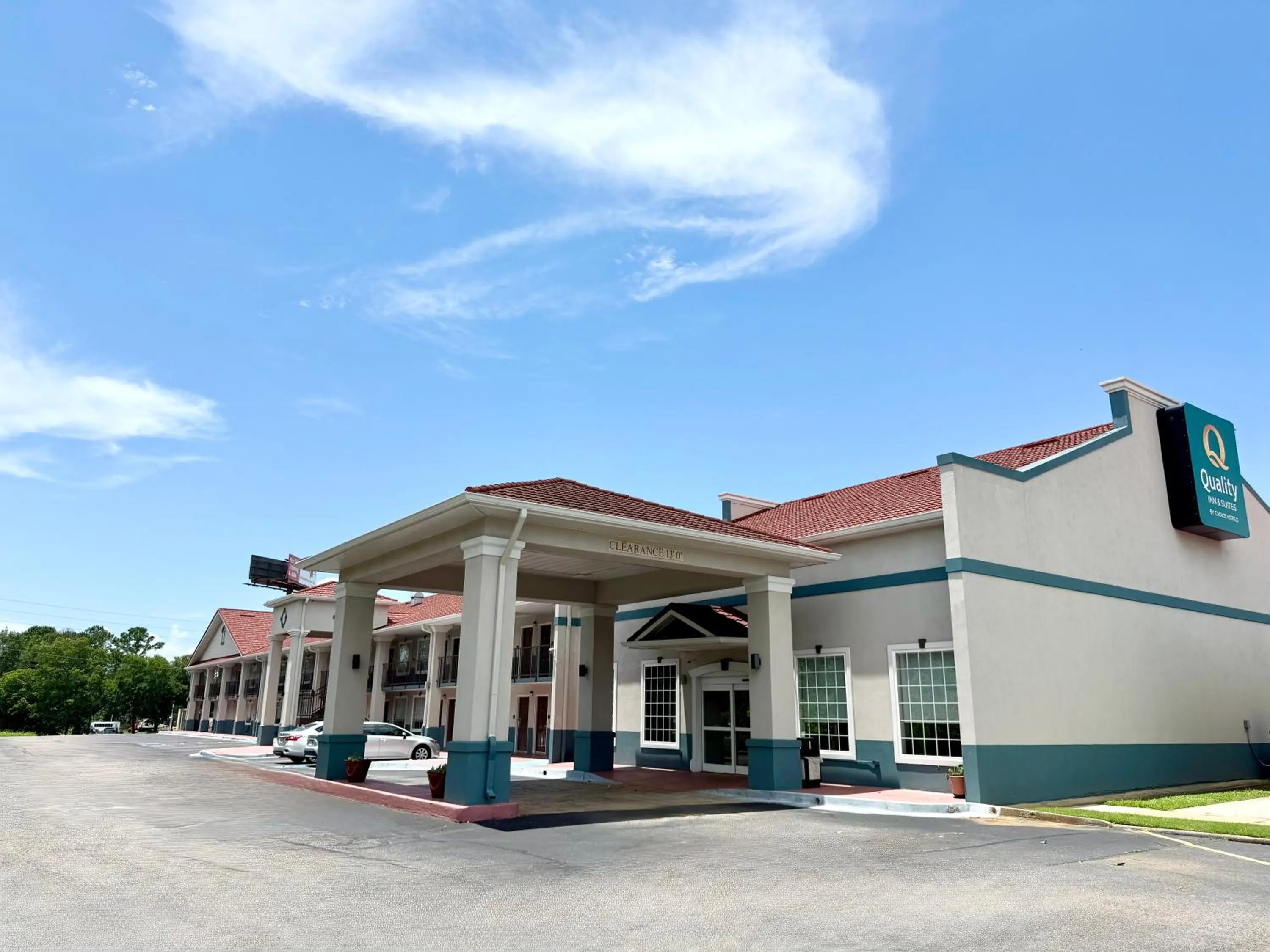 Property building in Quality Inn & Suites Greenville I-65