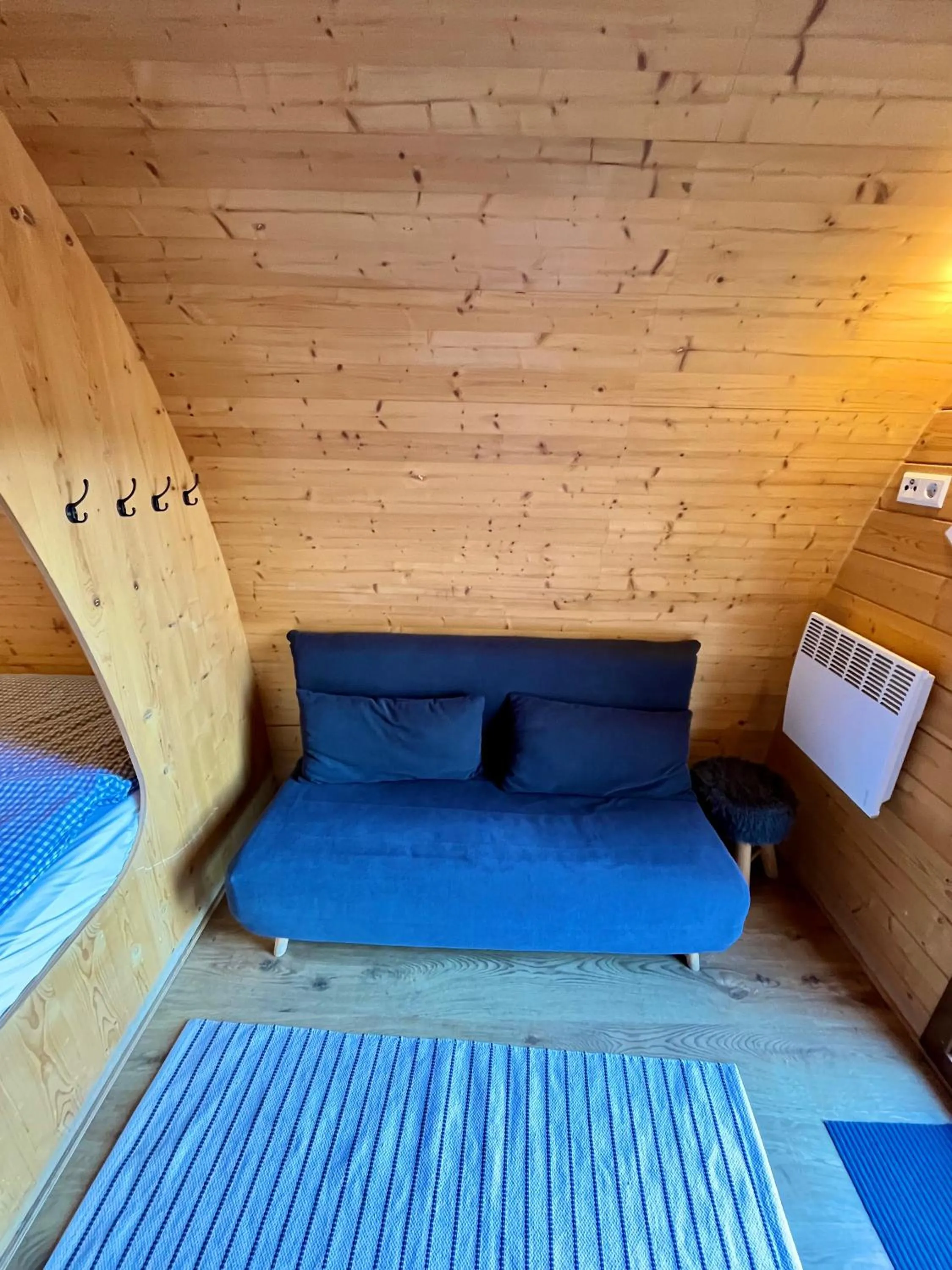 Photo of the whole room, Bed in Hüttendorf Fränkische Schweiz