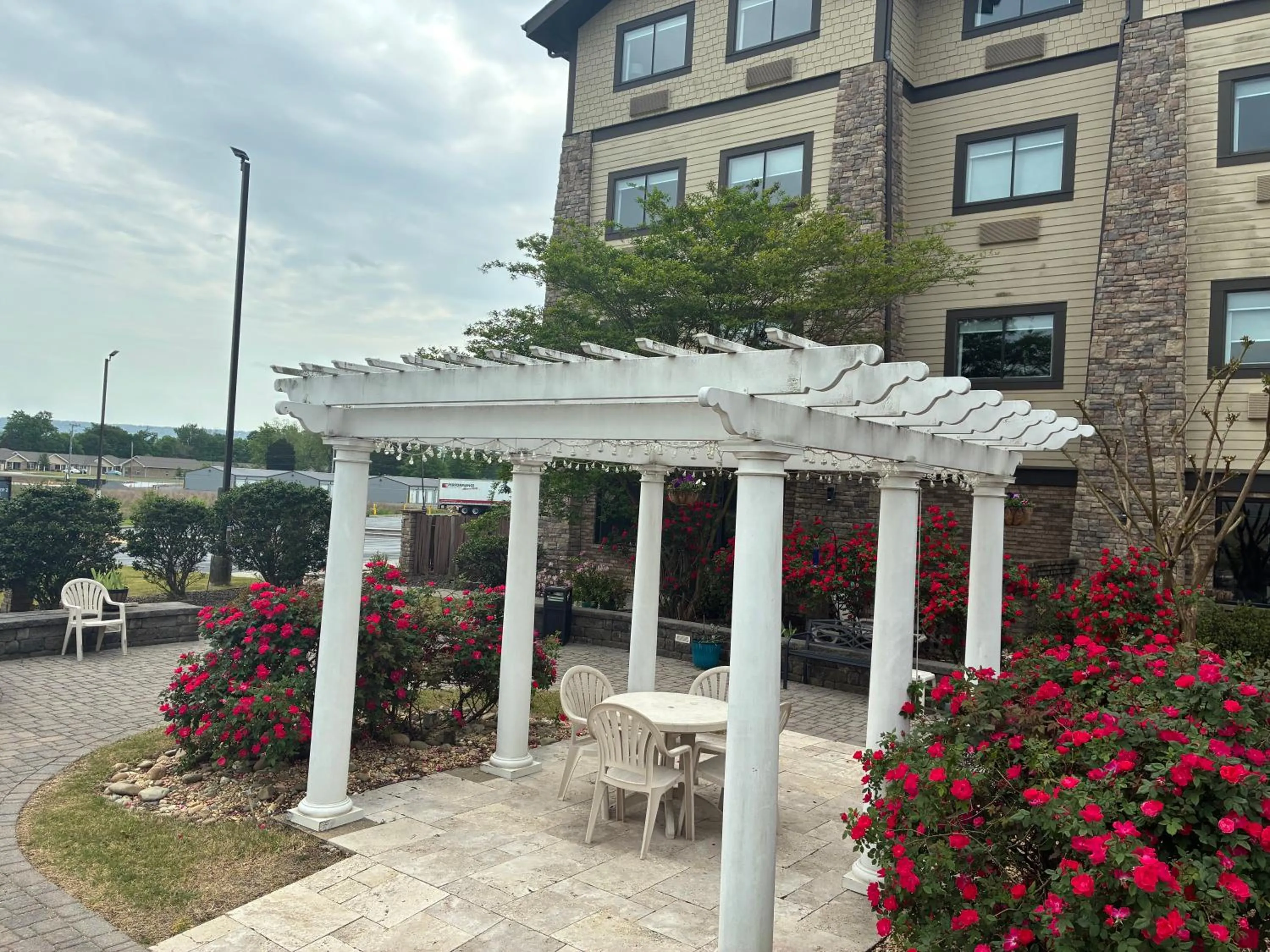 Inner courtyard view in Comfort Inn & Suites Near Lake Guntersville