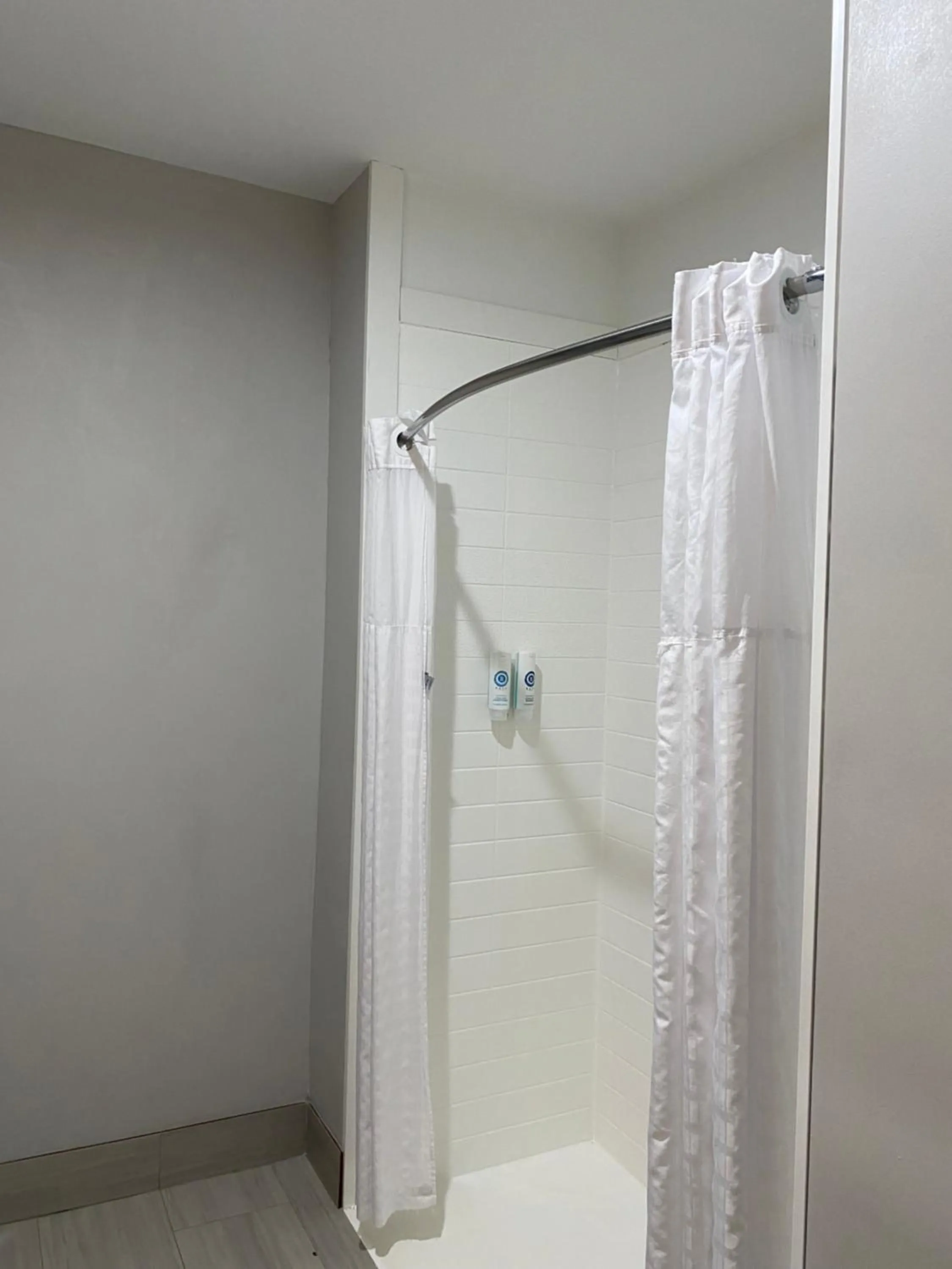 Shower in Comfort Inn & Suites Near Lake Guntersville