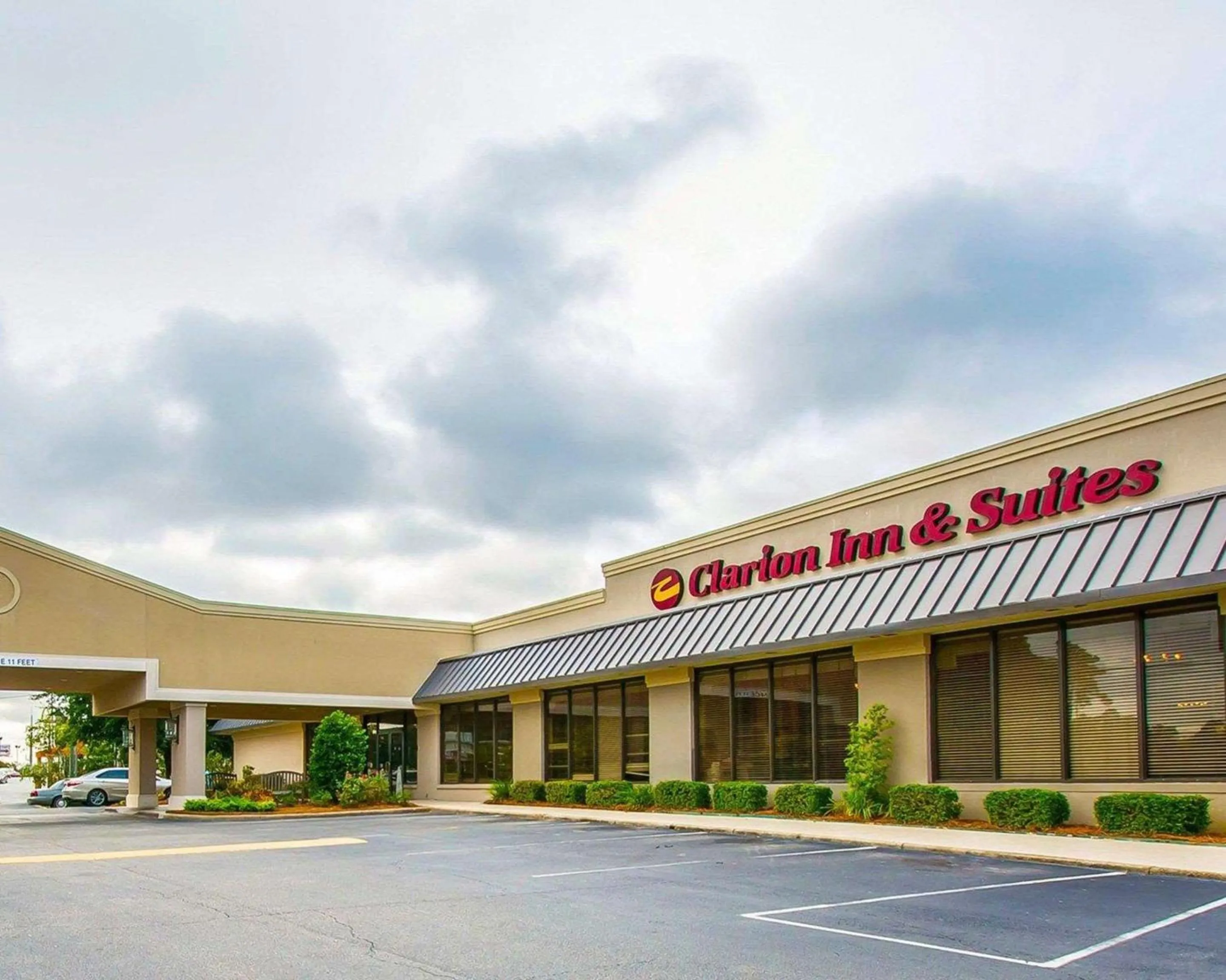 Property building in Clarion Inn & Suites Dothan South